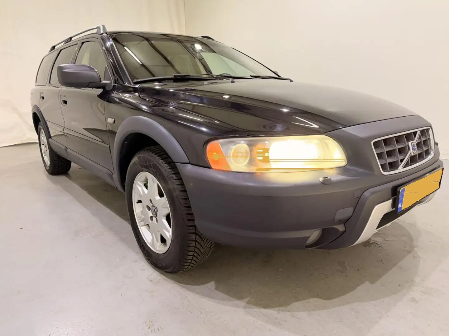 Volvo XC70 Xc-70 2.5 T Summum Aut Zwart - 1