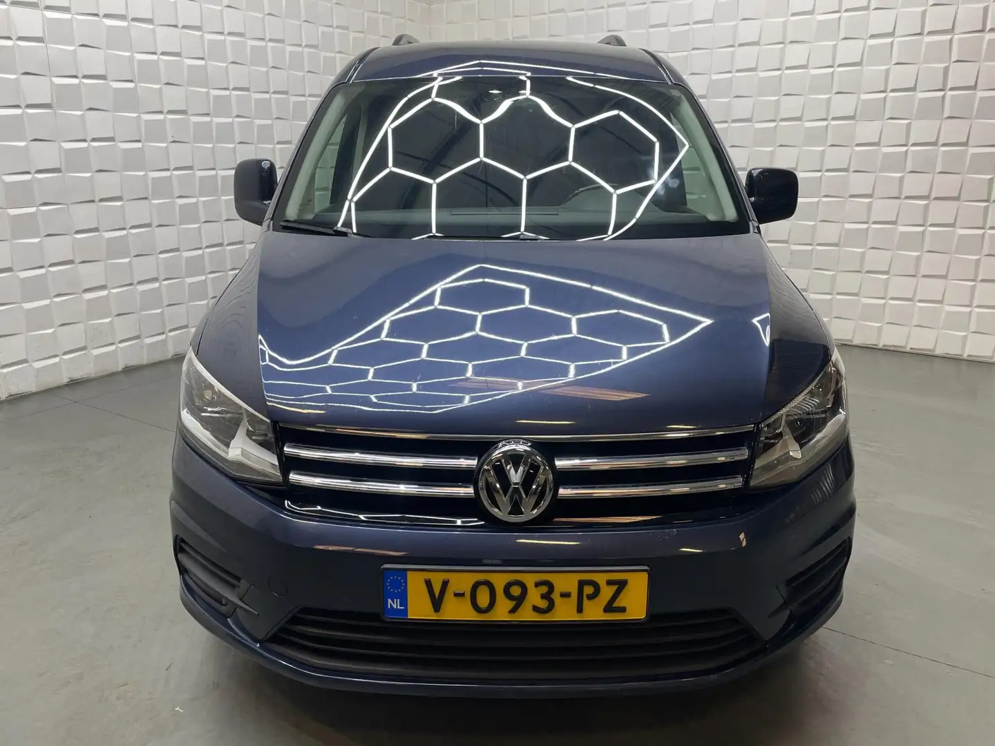 Volkswagen Caddy 2.0 TDI L2H1 BMT Maxi Highline AUTOMAAT - 2