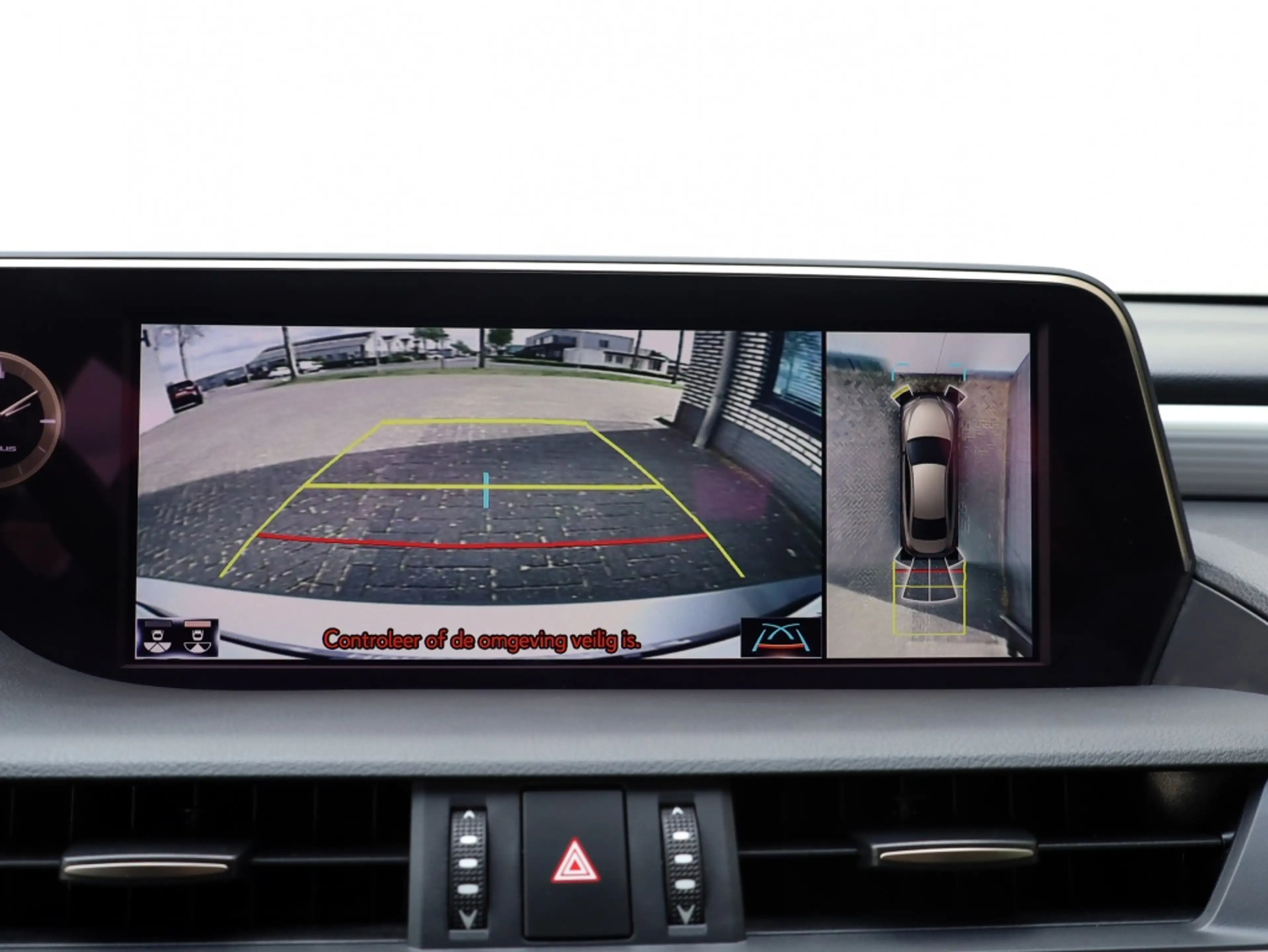 Lexus ES 300 300h F Sport Line | 360 Camera | Premium Navi | Do — photo 19