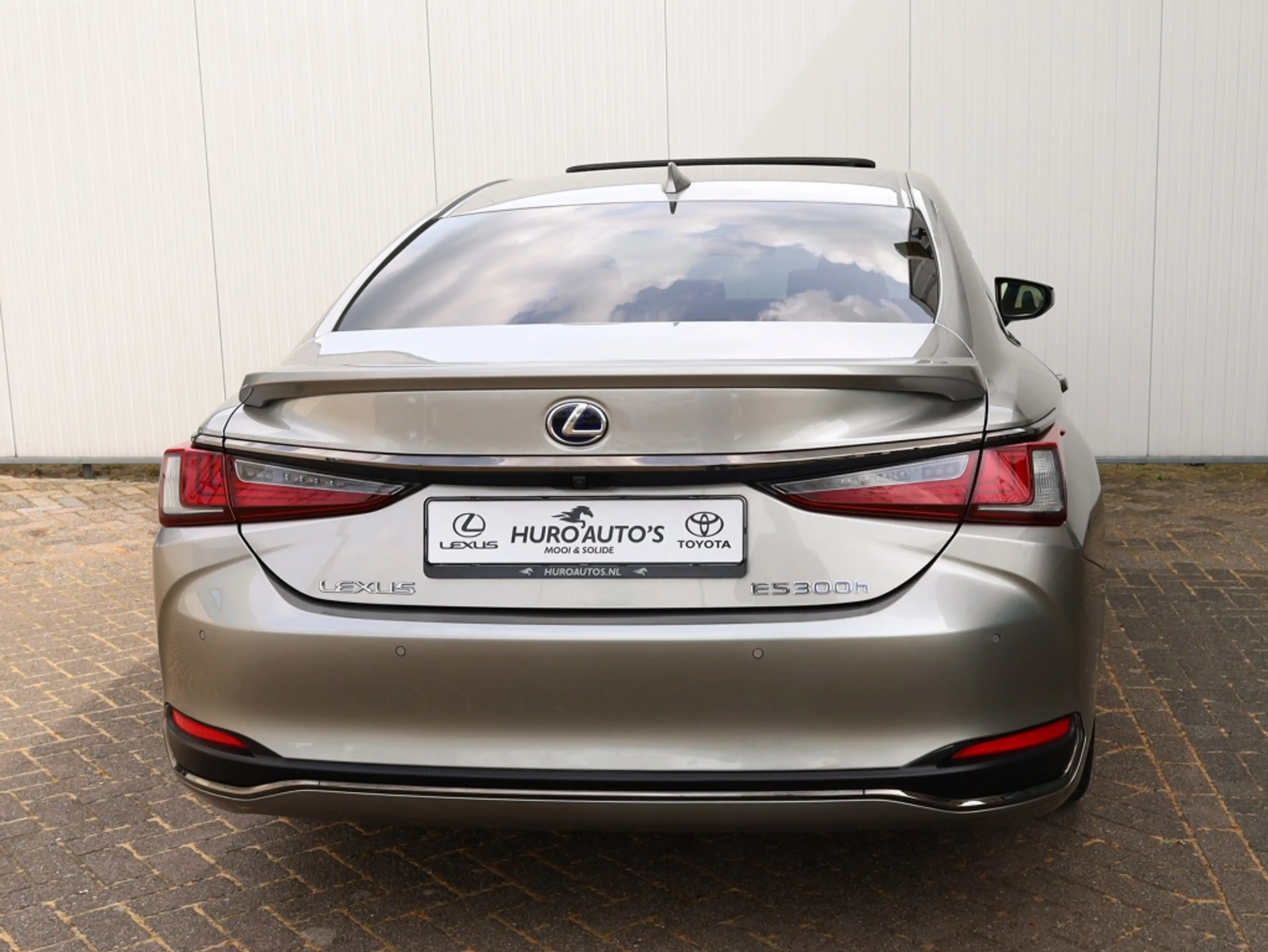 Lexus ES 300 300h F Sport Line | 360 Camera | Premium Navi | Do — photo 40