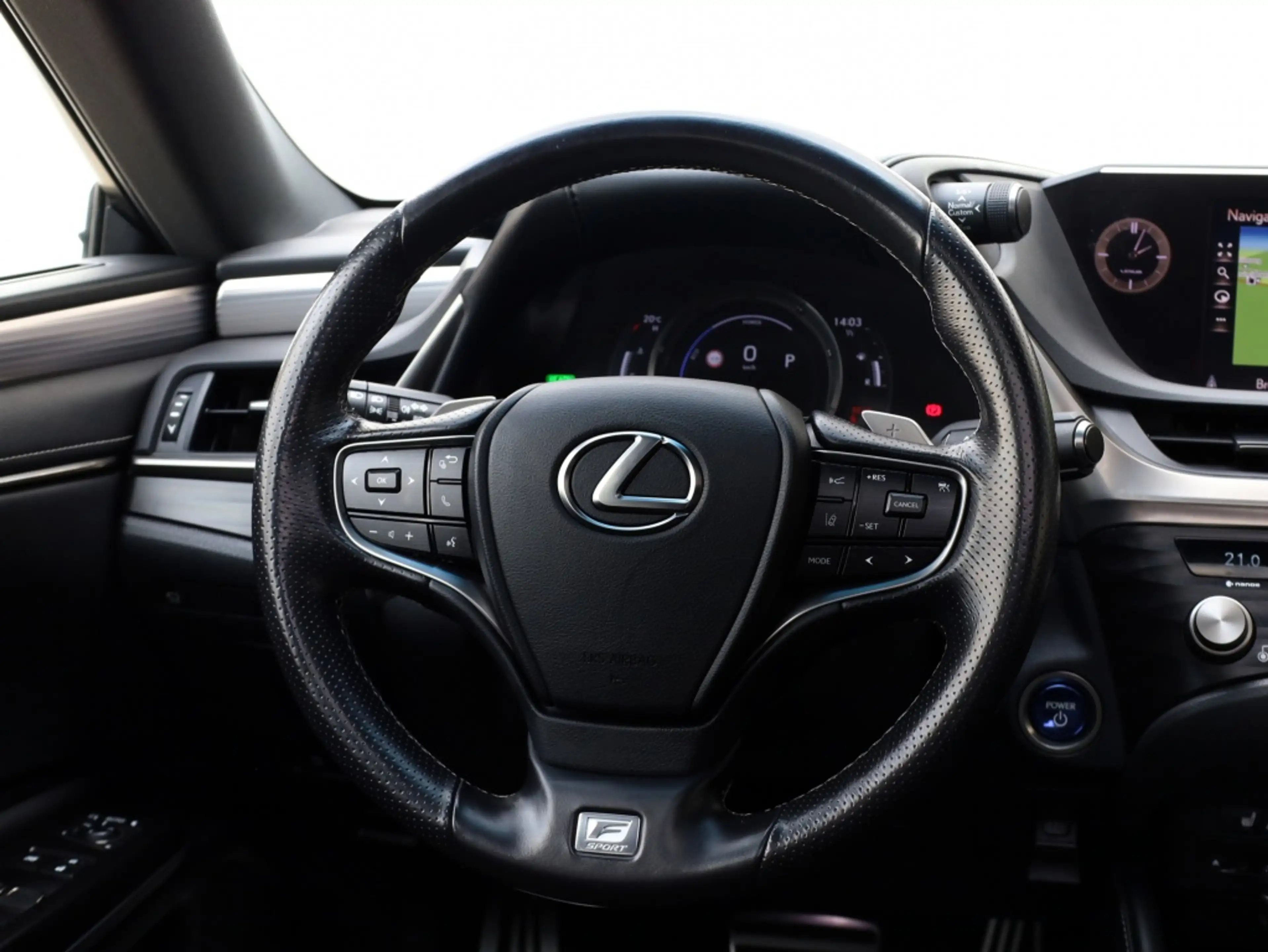 Lexus ES 300 300h F Sport Line | 360 Camera | Premium Navi | Do — photo 25