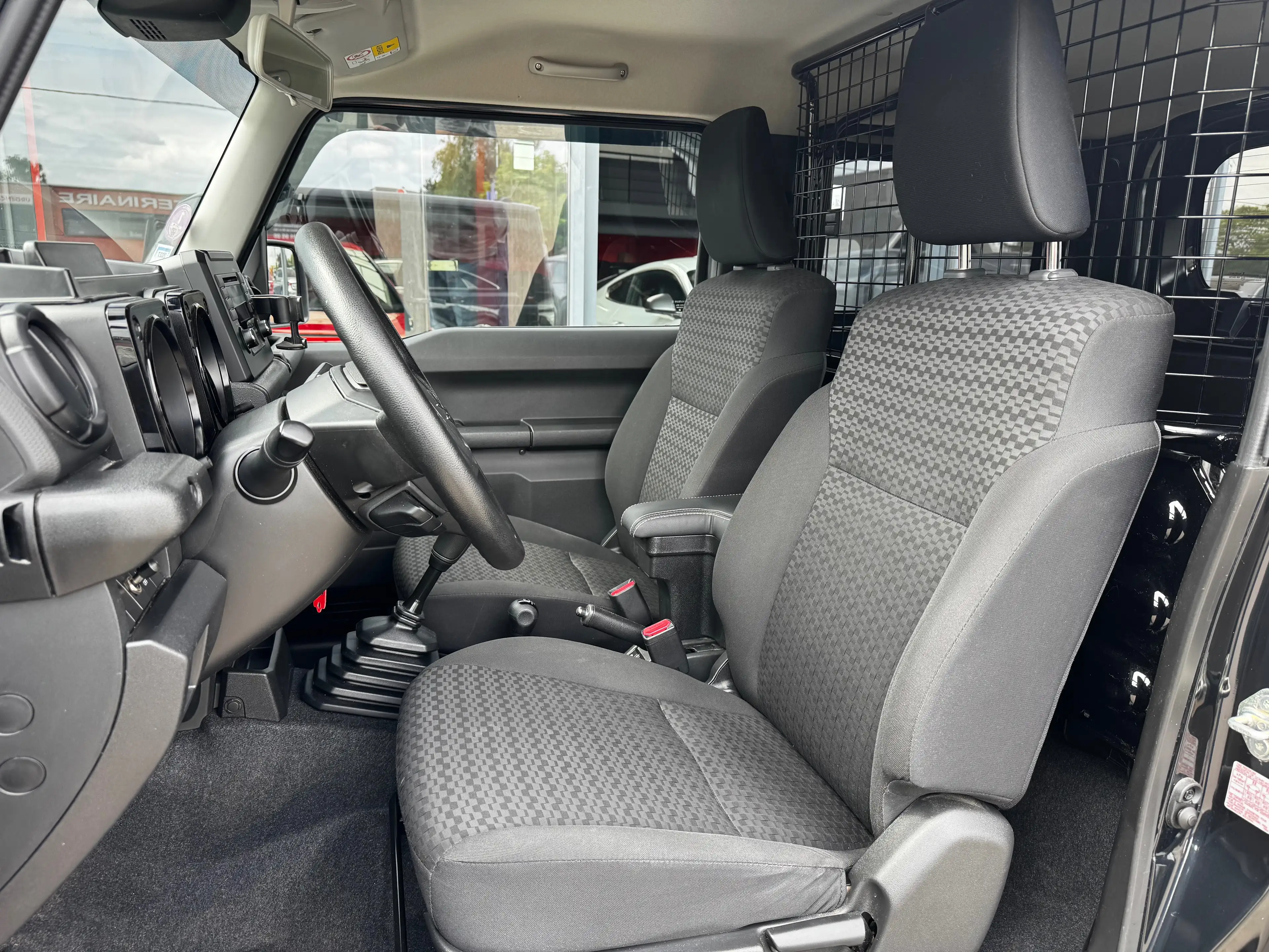 Suzuki Jimny Jimny 1.5i 4x4 102CV ATTACHE REMORQUE CLIM JA15" — photo 13