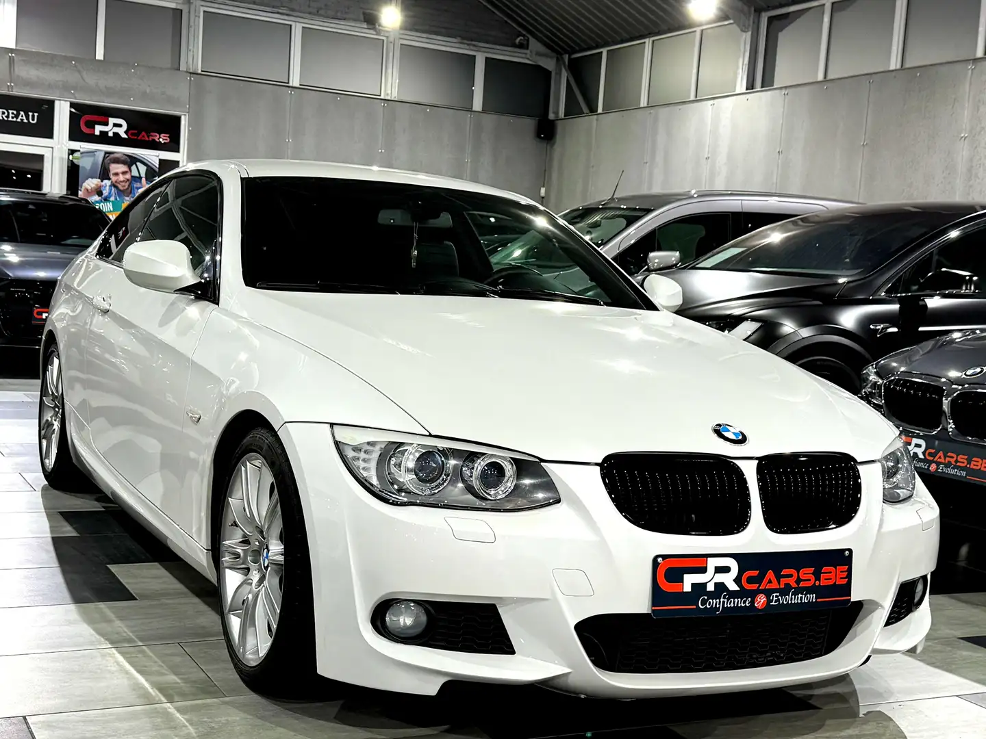 BMW 320 Coupé d Pack M // RESERVER // RESERVED // Blanc - 2