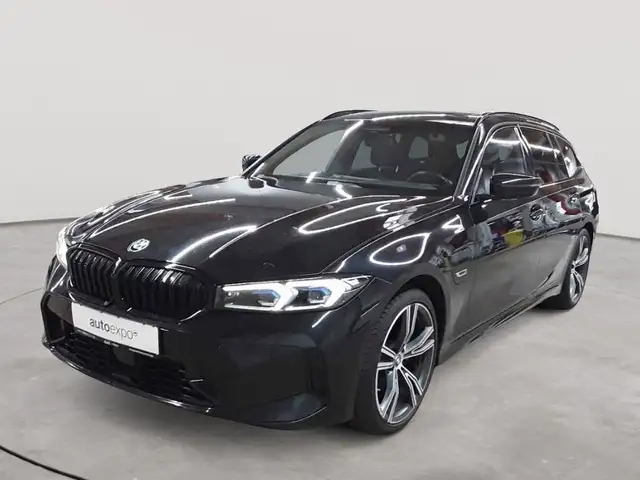 BMW 3 Series view 2