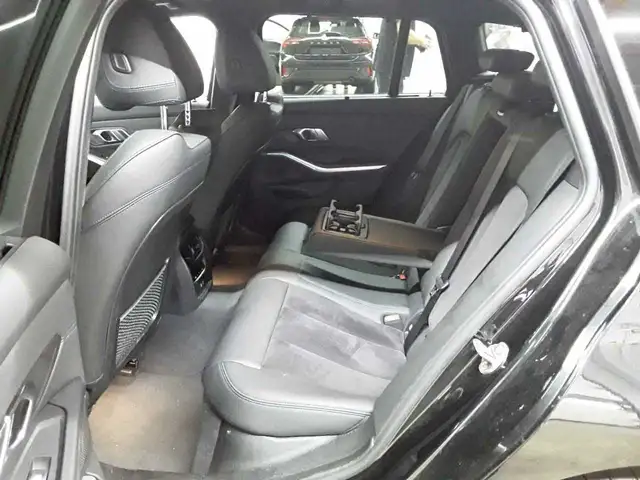 BMW 3 Series view 13