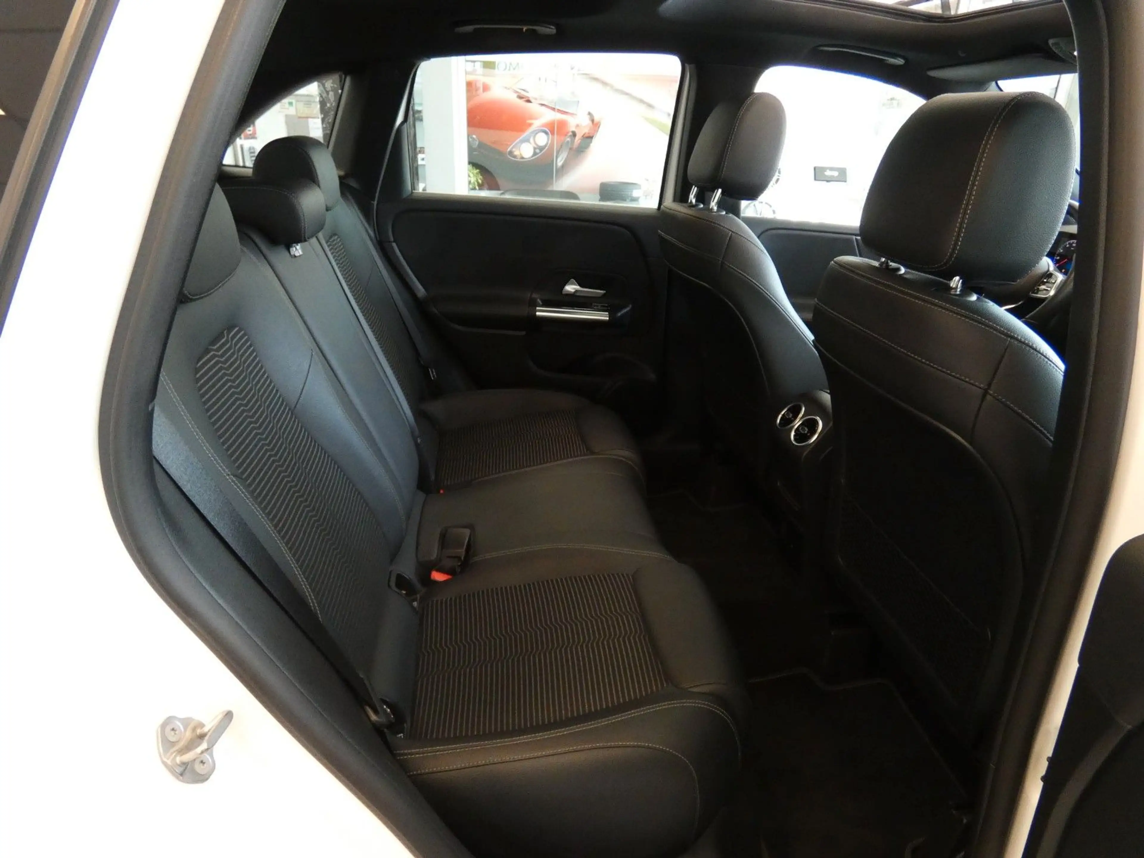 Mercedes-Benz B 220 d Progressive Pano/Shz/Ahk/Autom. — photo 14