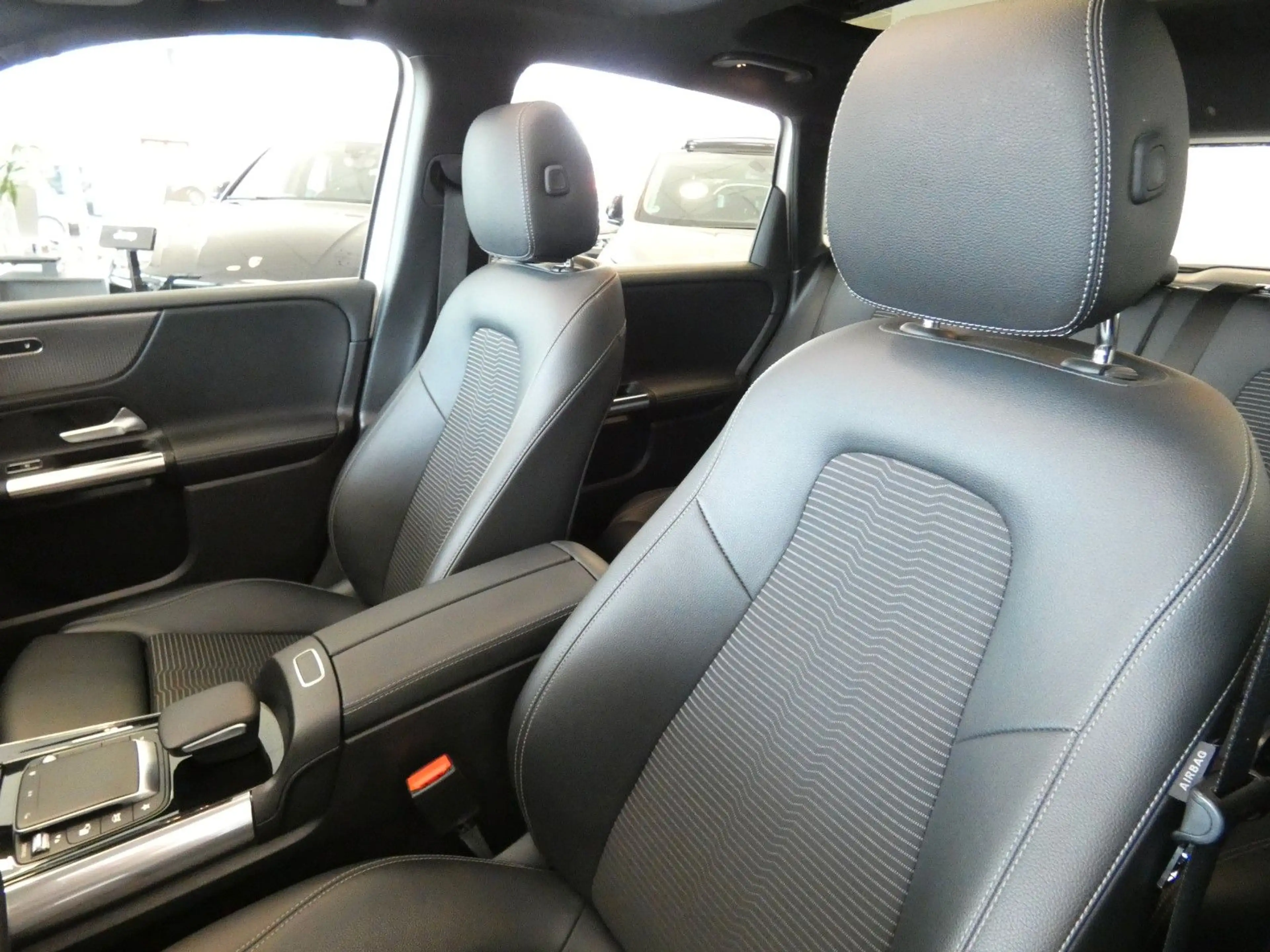 Mercedes-Benz B 220 d Progressive Pano/Shz/Ahk/Autom. — photo 9