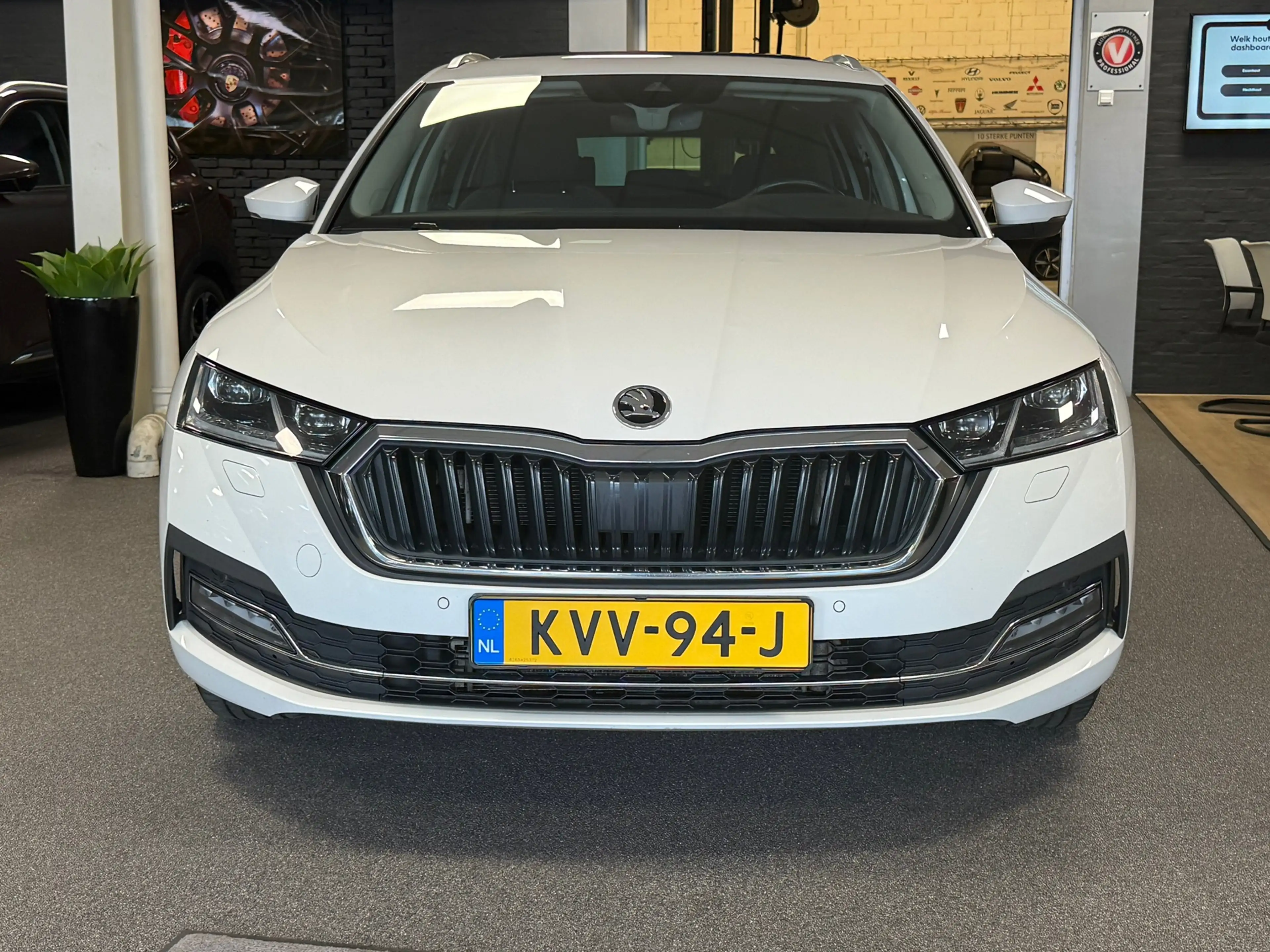 Skoda Octavia Combi 1.4 TSI iV PHEV Sportline Business — photo 7