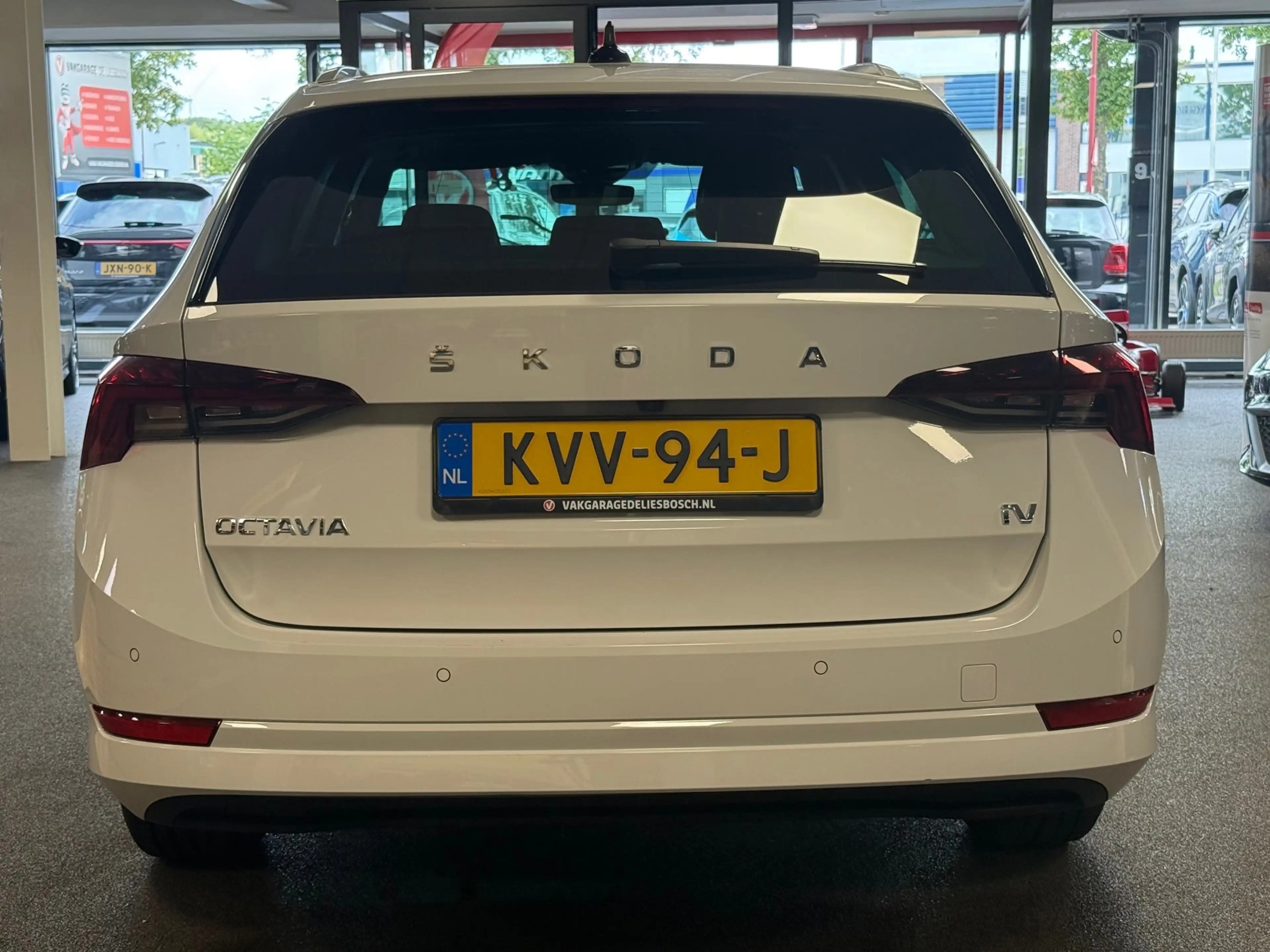 Skoda Octavia Combi 1.4 TSI iV PHEV Sportline Business — photo 4