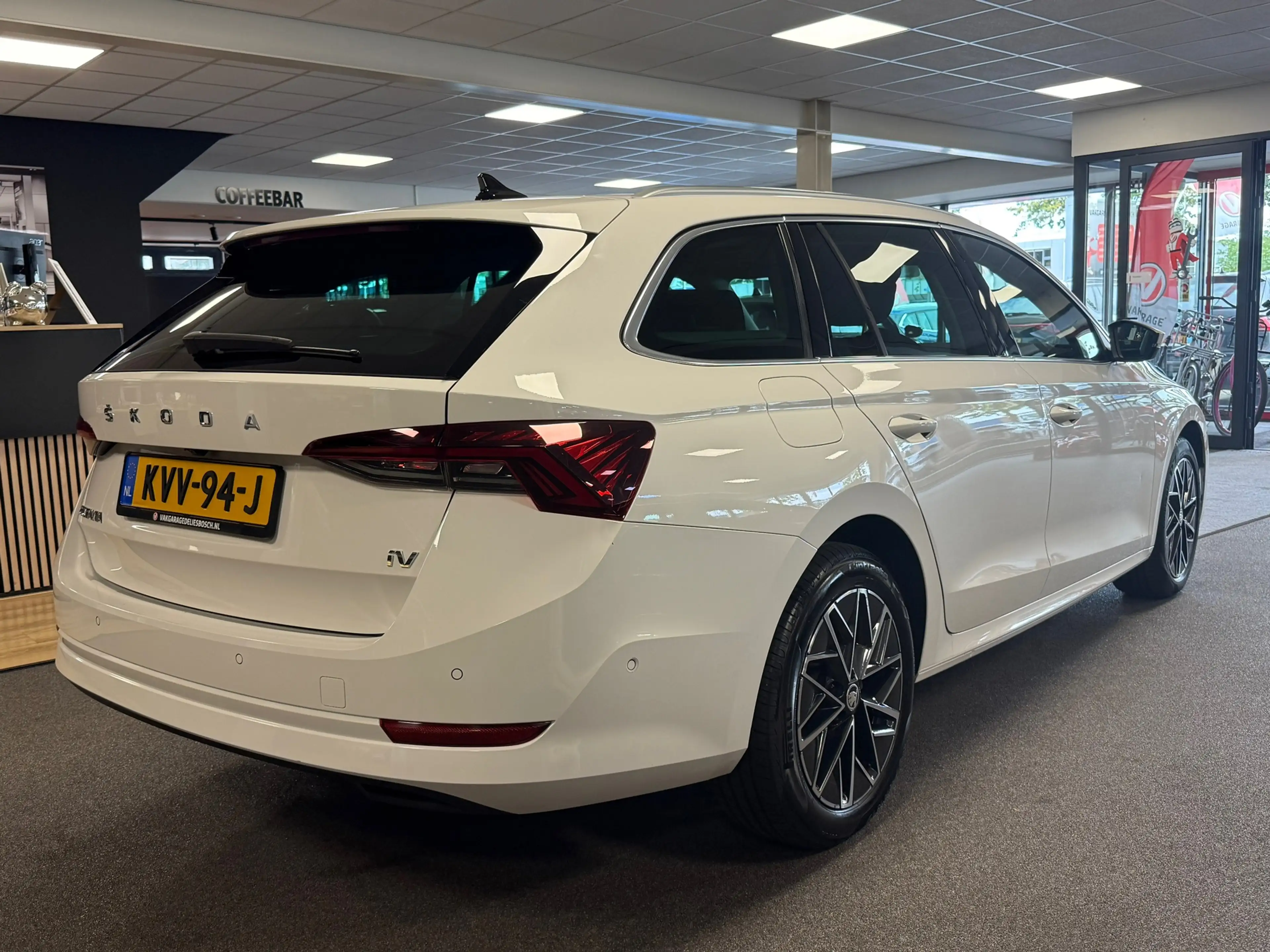 Skoda Octavia Combi 1.4 TSI iV PHEV Sportline Business — photo 5