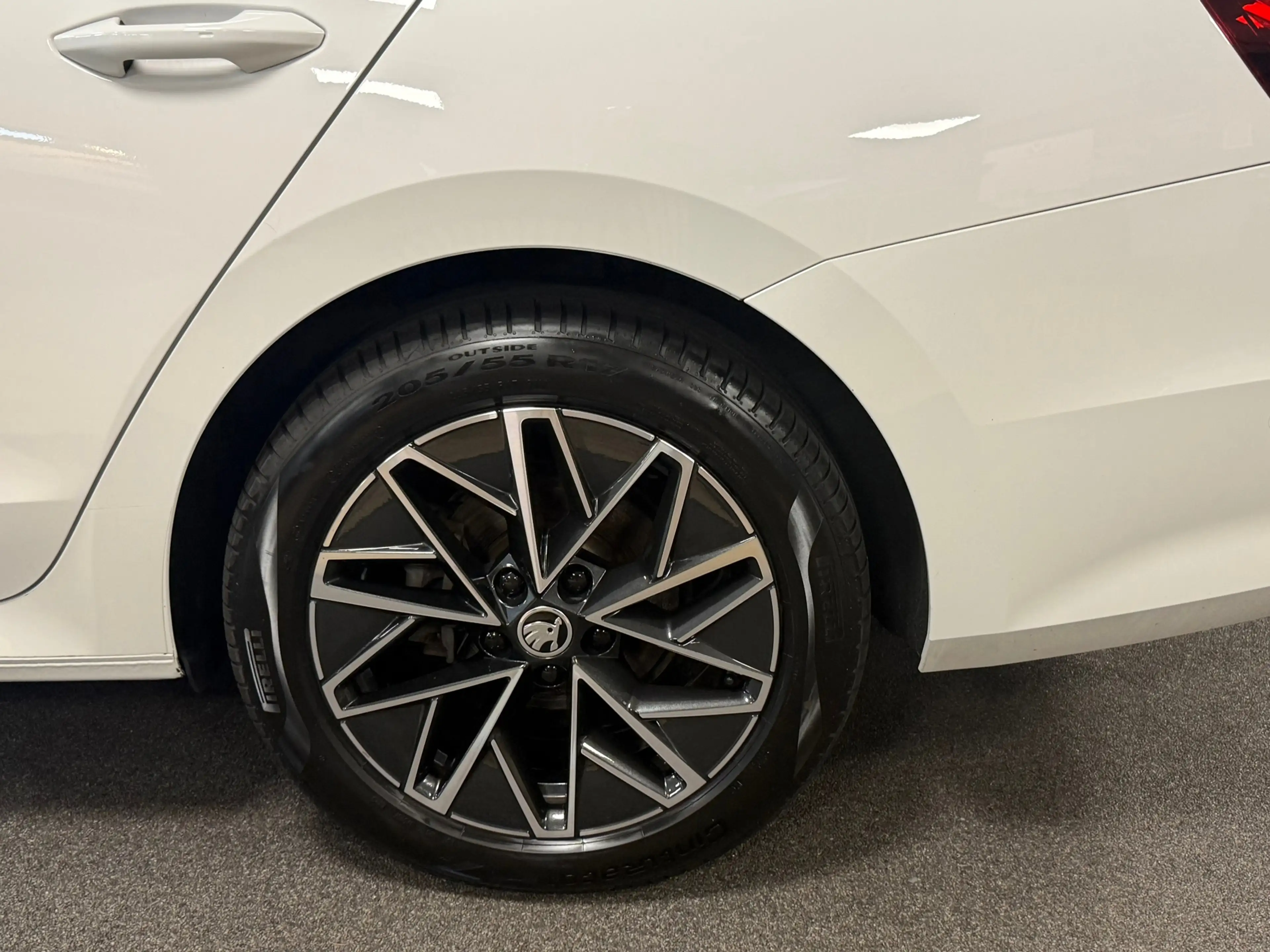 Skoda Octavia Combi 1.4 TSI iV PHEV Sportline Business — photo 9