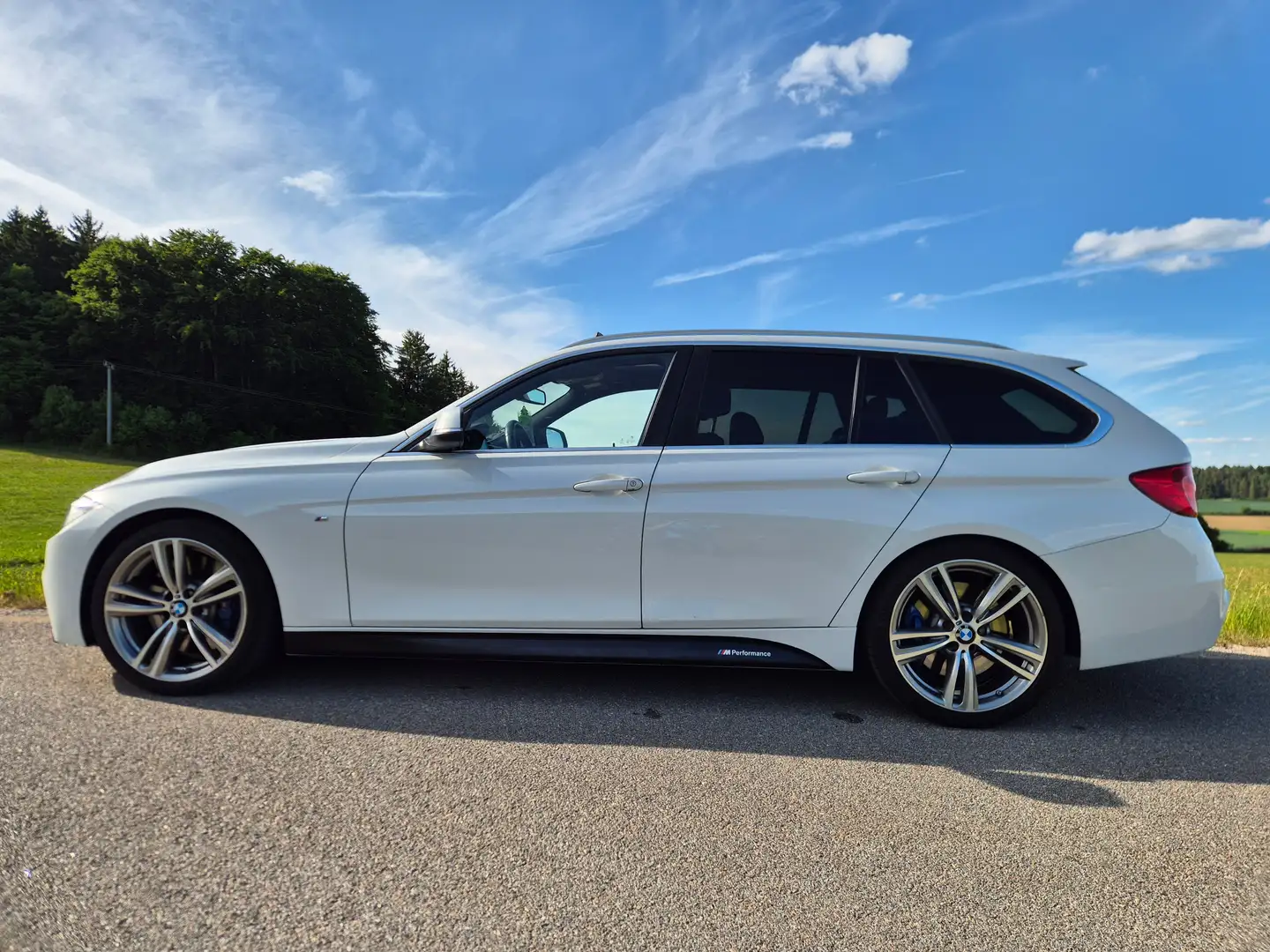 BMW 325 BMW 325d 3er F31 Touring Kombi M Sport Paket Perfo Biały - 1