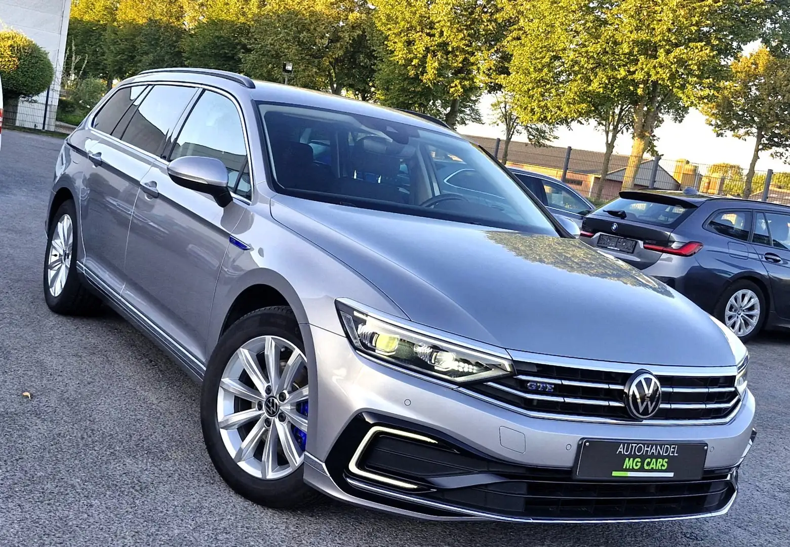 Volkswagen Passat 1.4TSI Plug-In-Hybrid GTE * LIGHT PACK * TREKHAAK Grau - 1