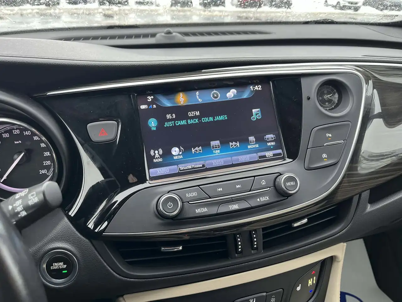 Buick Envision снимка Buick Envision