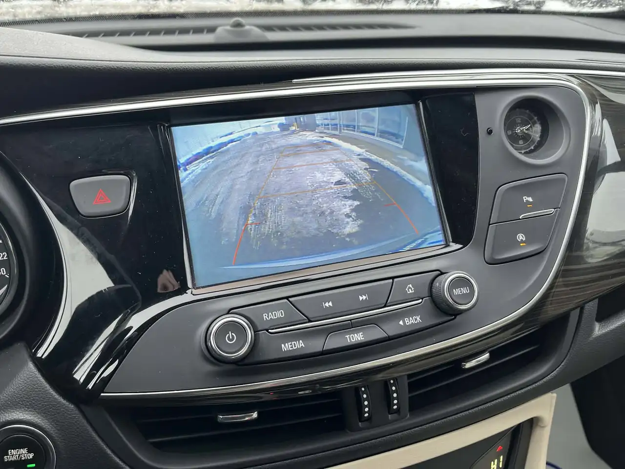 Buick Envision снимка Buick Envision