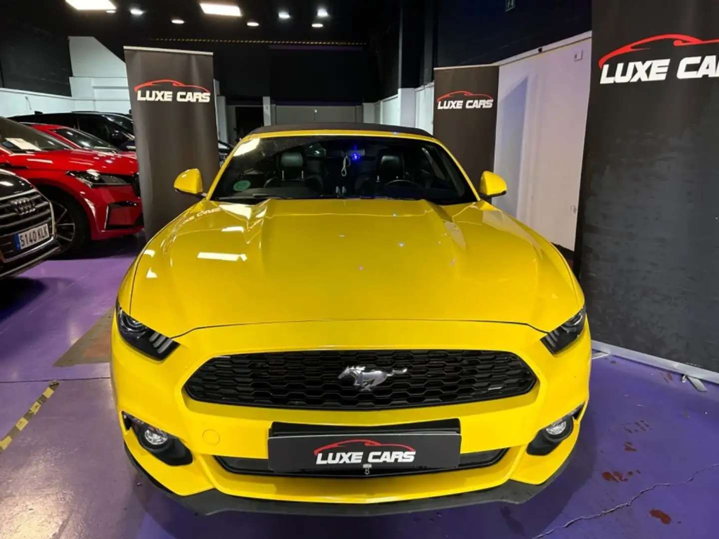 Ford Mustang Convertible 2.3 EcoBoost Amarillo - 2