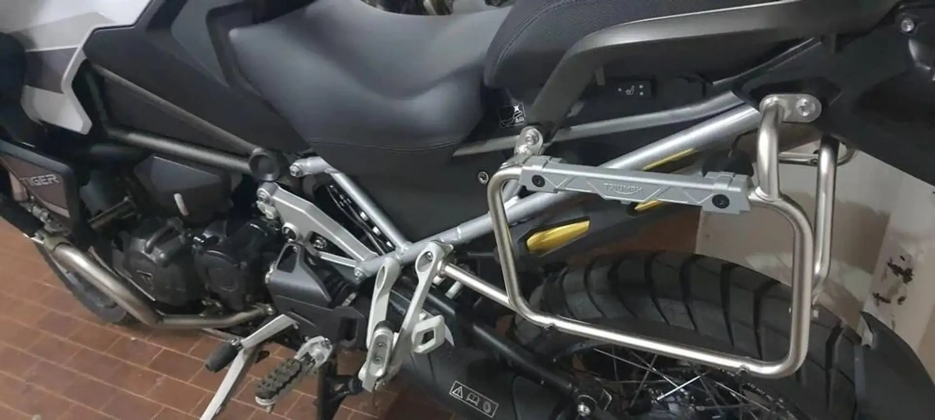 Triumph Tiger Explorer 1200 Rally Bianco - 2