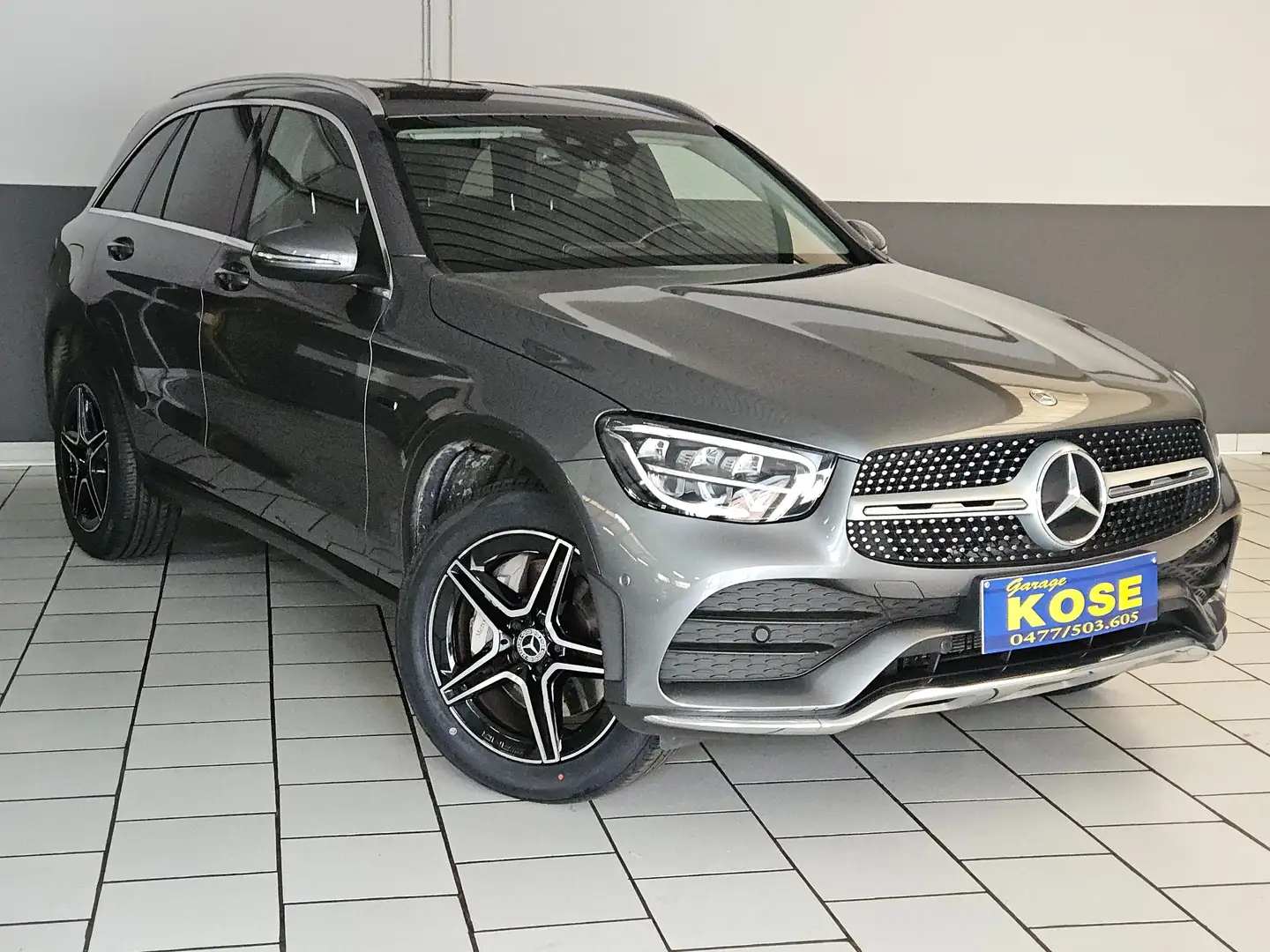 Mercedes-Benz GLC 300 4-Matic/HYBRIDE RECHARGEABLE PACK AMG//BOITE AUTO Gris - 1