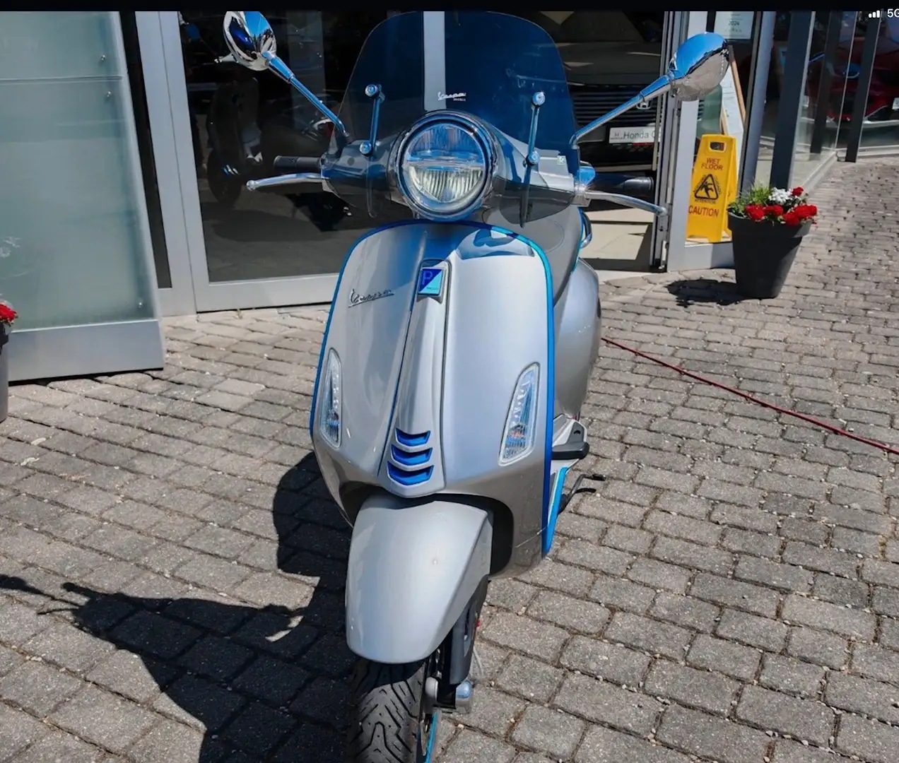 Vespa Elettrica 70 km/h Elettrica - Pure Electric 70 Km/h Motociclo Plateado - 1
