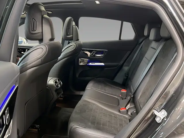 Mercedes-Benz 220 view 9