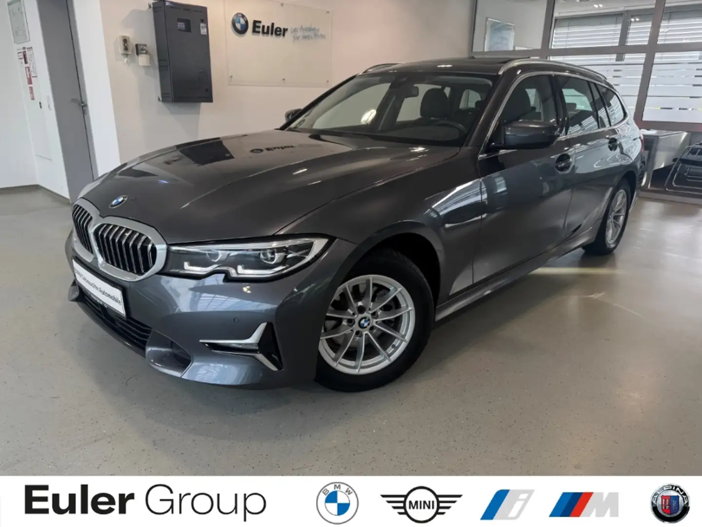 BMW 320 d A Touring Pano Navi Leder Sportsitze Tempomat Hi Grau - 1