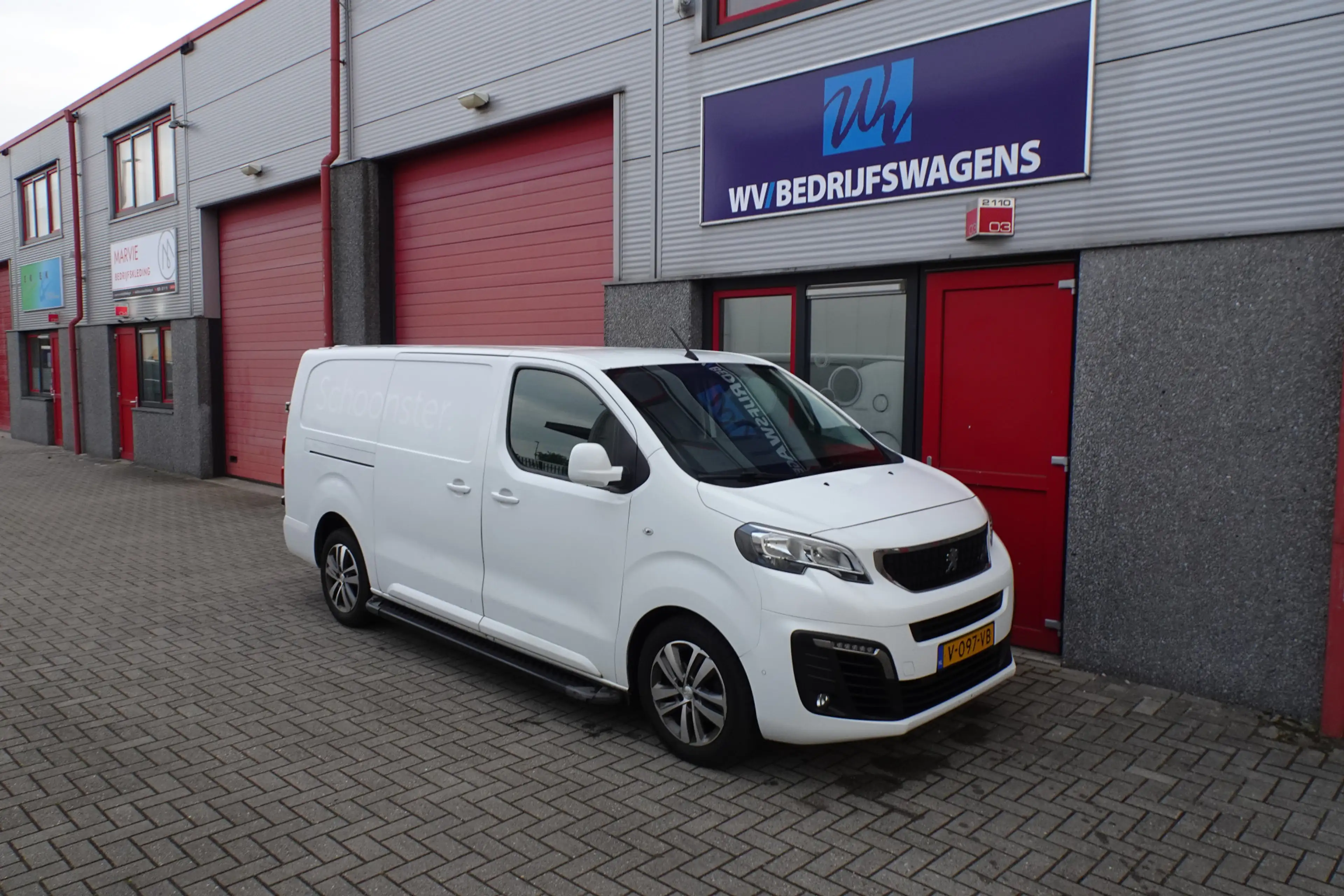 Peugeot Expert 231L 2.0 BlueHDI 180 Premium Pack airco 3 zits — photo 4