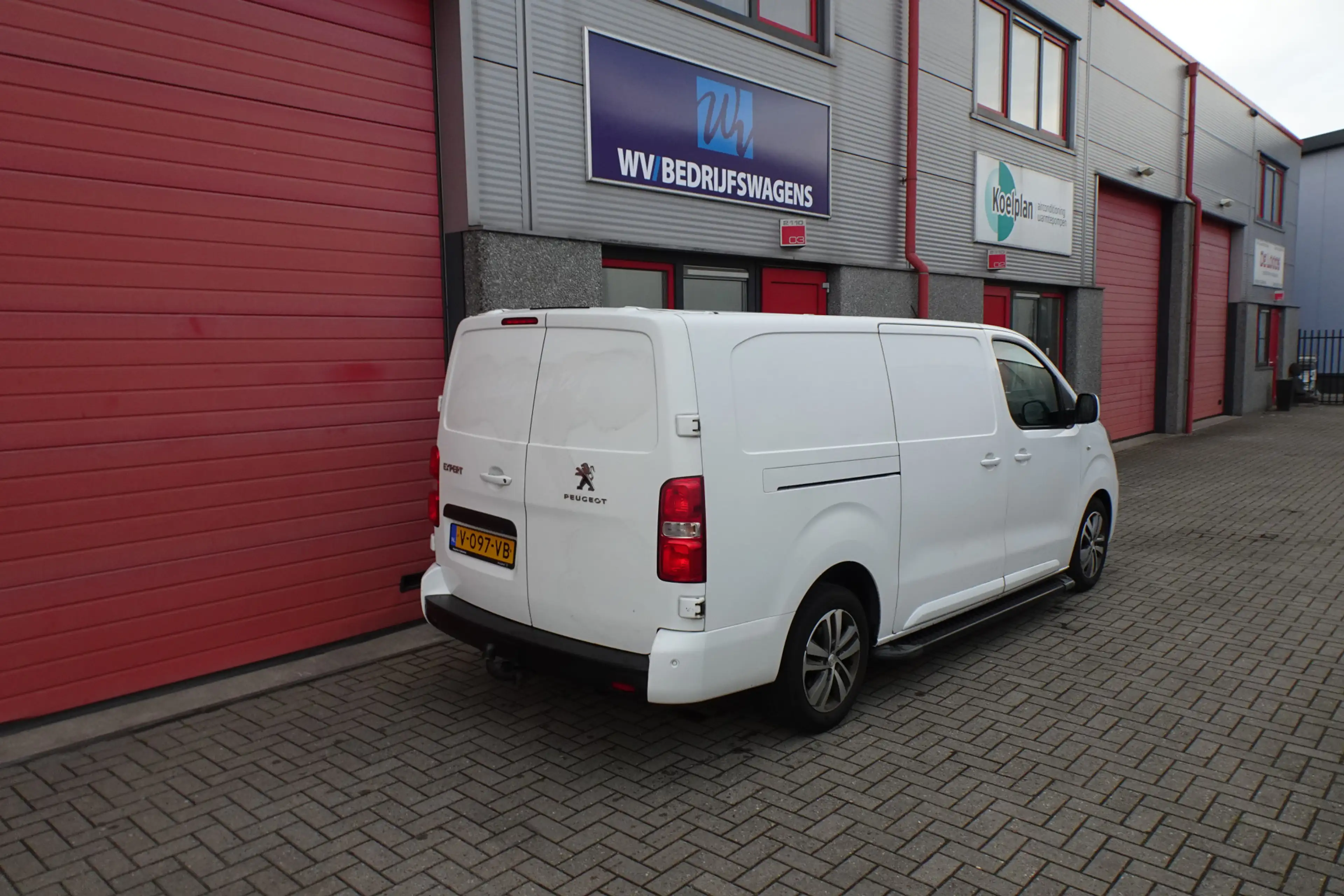 Peugeot Expert 231L 2.0 BlueHDI 180 Premium Pack airco 3 zits — photo 3
