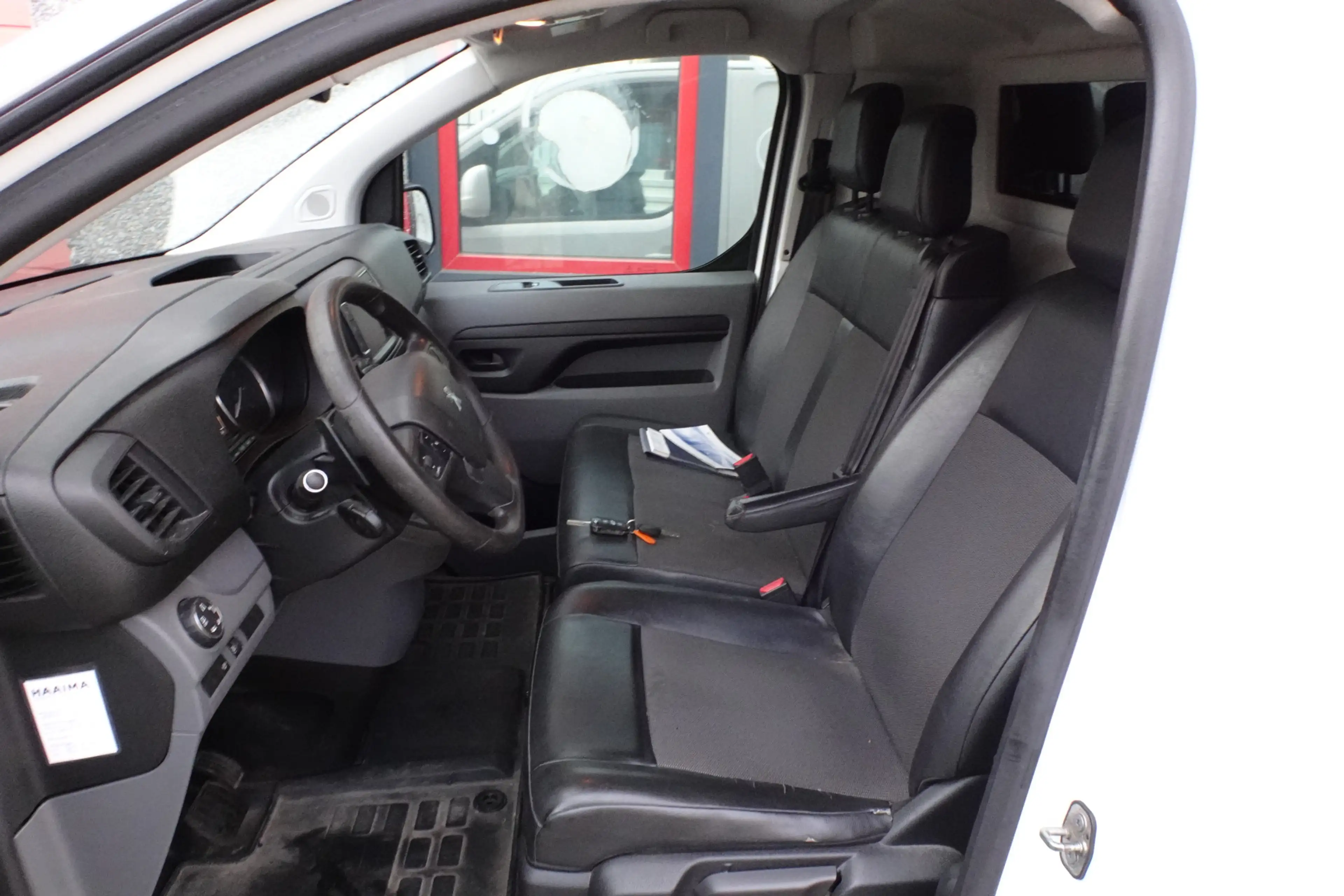 Peugeot Expert 231L 2.0 BlueHDI 180 Premium Pack airco 3 zits — photo 8