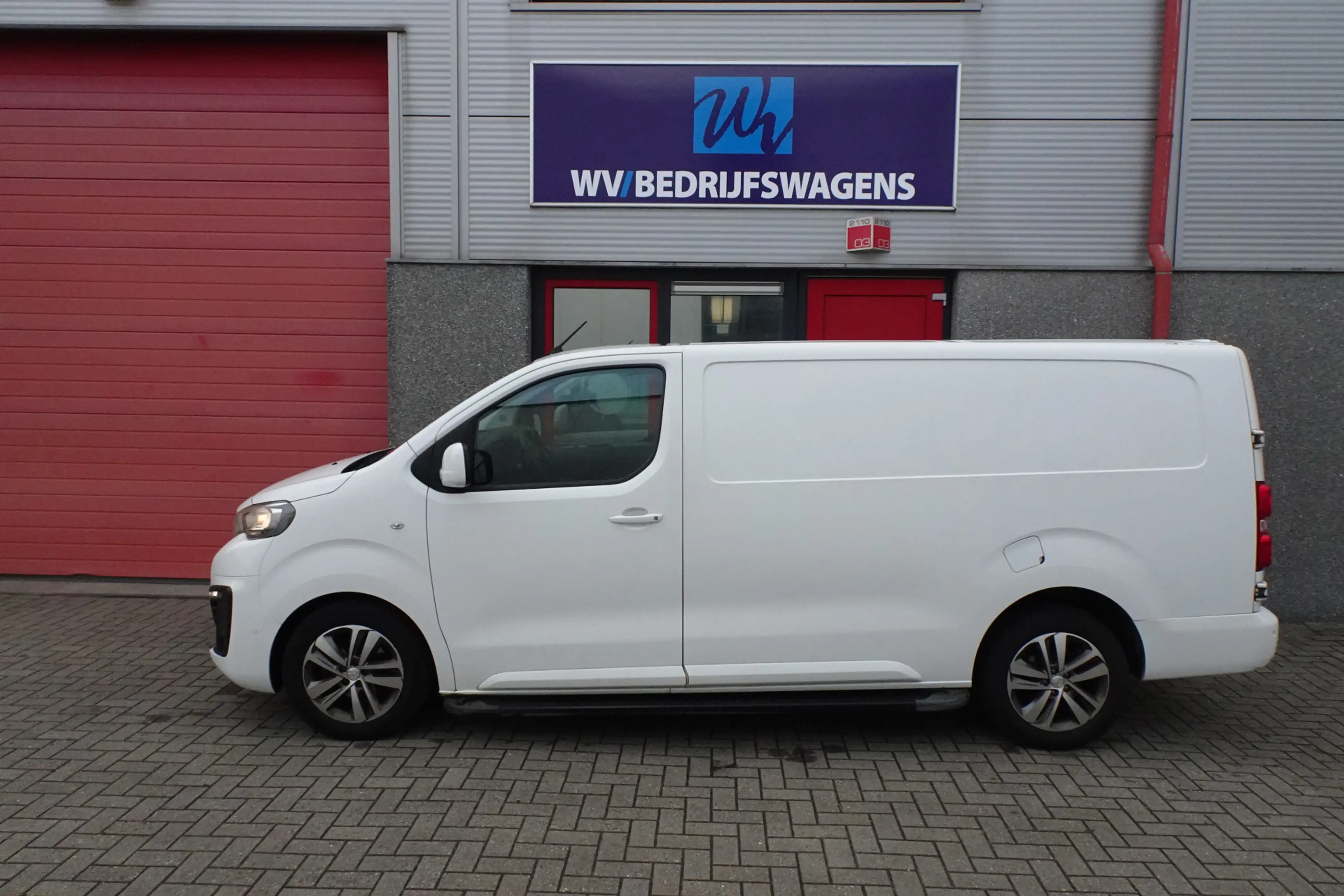Peugeot Expert 231L 2.0 BlueHDI 180 Premium Pack airco 3 zits — photo 5