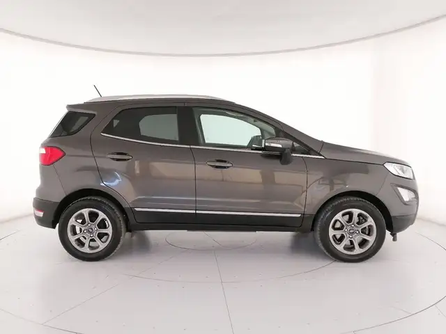 Ford Ecosport view 3