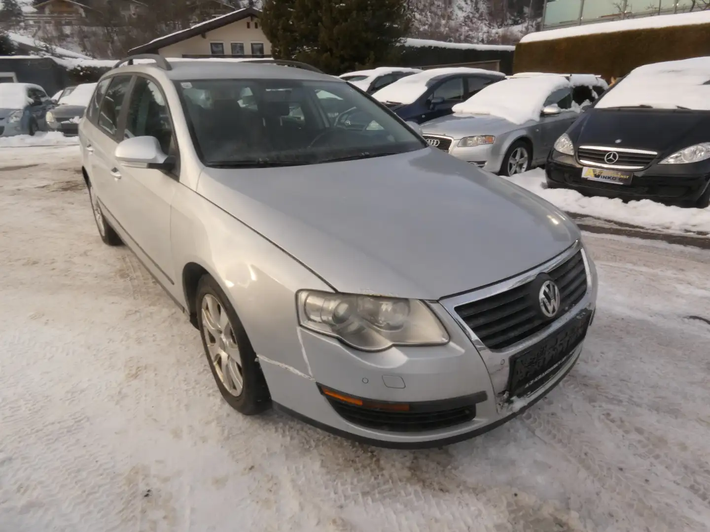Volkswagen Passat Variant Var. Trendline TDI DPF 4Motion Grau - 1