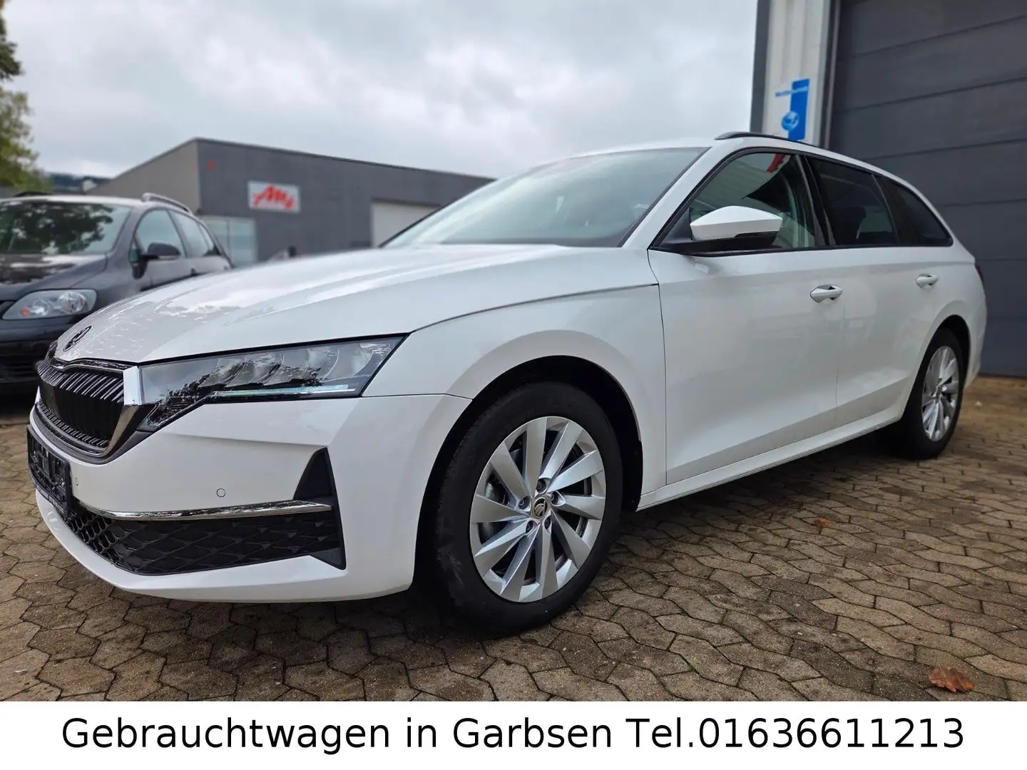 Skoda Octavia Combi 2.0 TDI Selection FACELIFT Kamera AppleCar Weiß - 1