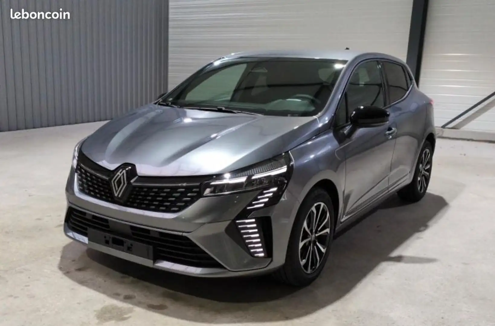 Renault Clio TCE 90 CH GSR2 TECHNO NEUF 0KM + CAMERA REMISE DE 20% Gris - 1