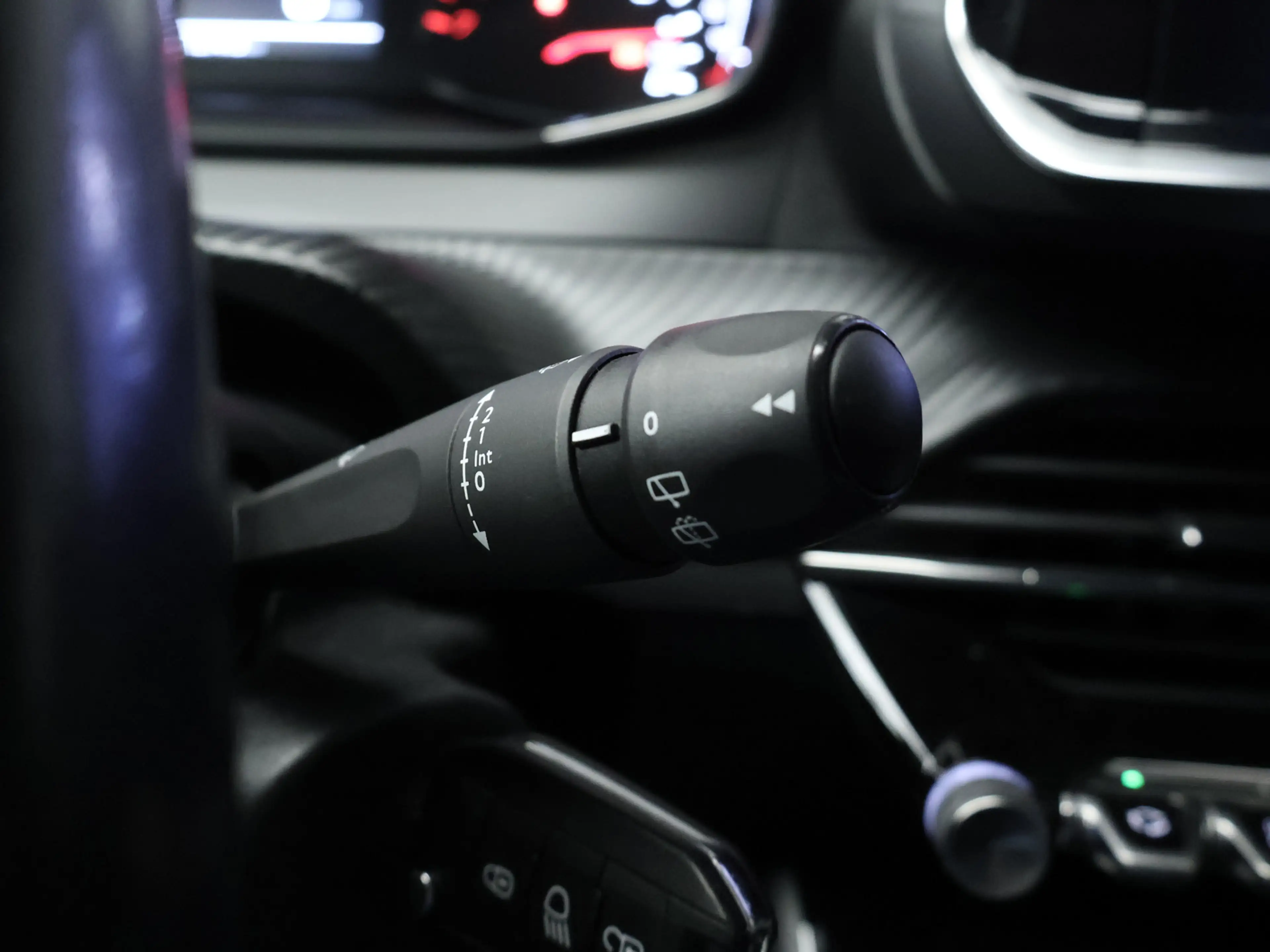 Peugeot 208 1.2 PureTech Allure Sport (APPLE CARPLAY,NAVI,CAME — photo 12