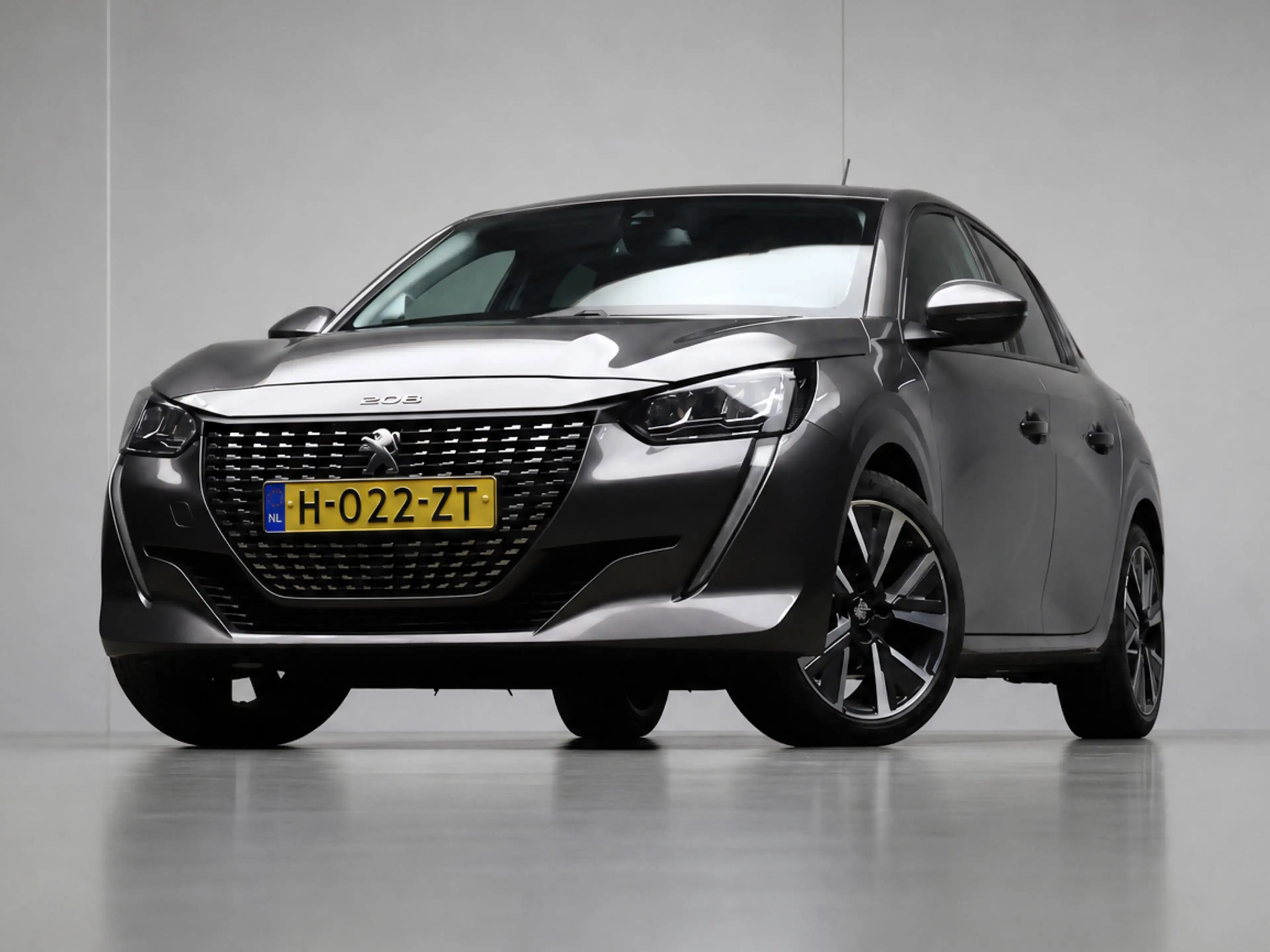 Peugeot 208 1.2 PureTech Allure Sport (APPLE CARPLAY,NAVI,CAME — photo 3