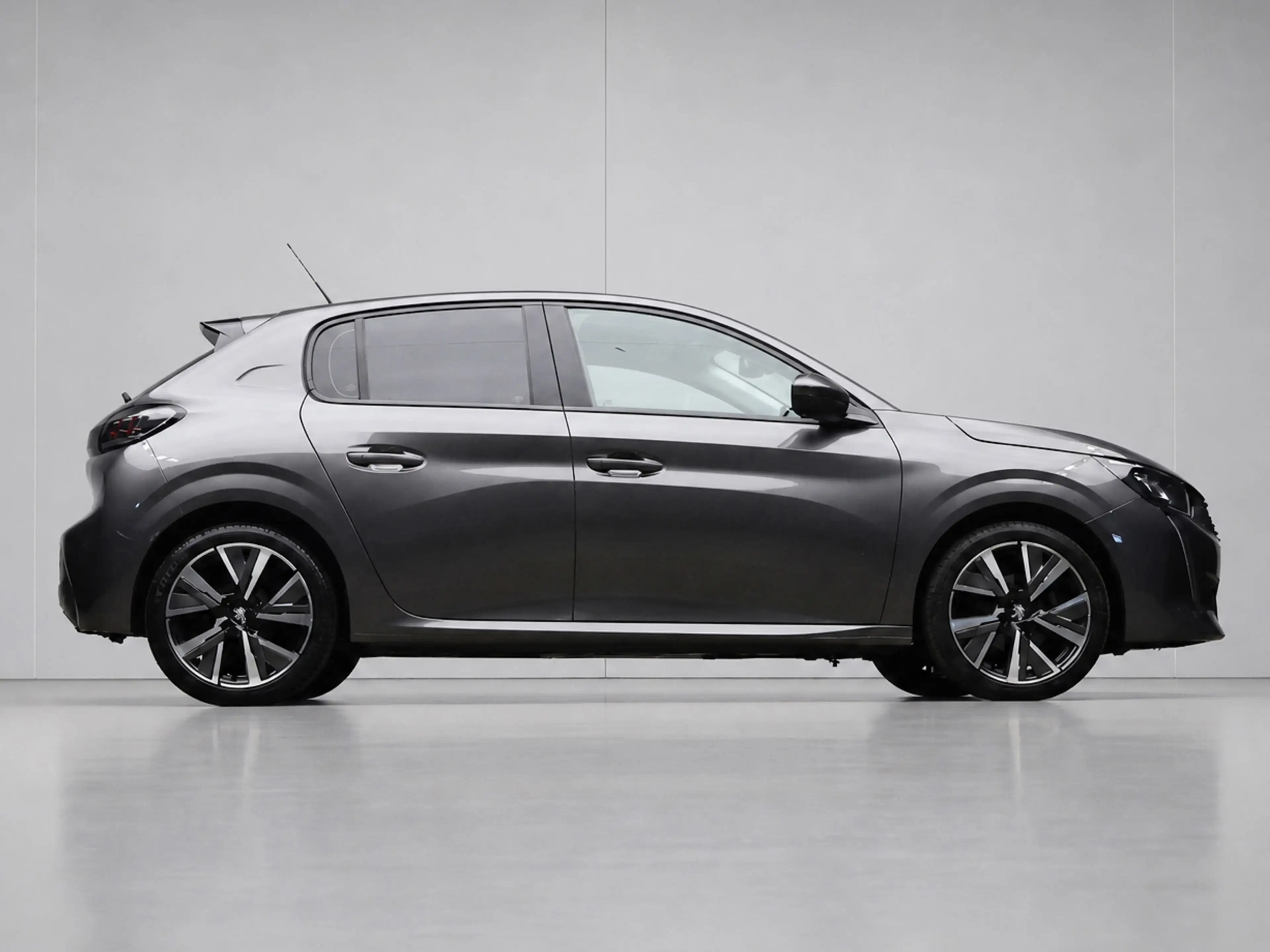 Peugeot 208 1.2 PureTech Allure Sport (APPLE CARPLAY,NAVI,CAME — photo 6