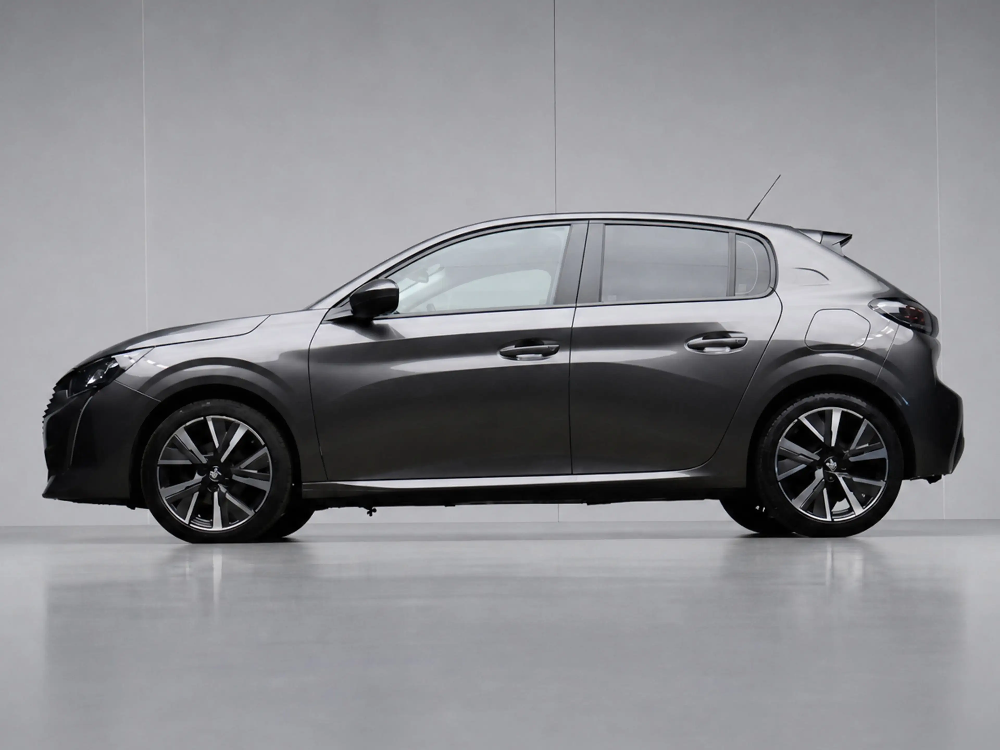 Peugeot 208 1.2 PureTech Allure Sport (APPLE CARPLAY,NAVI,CAME