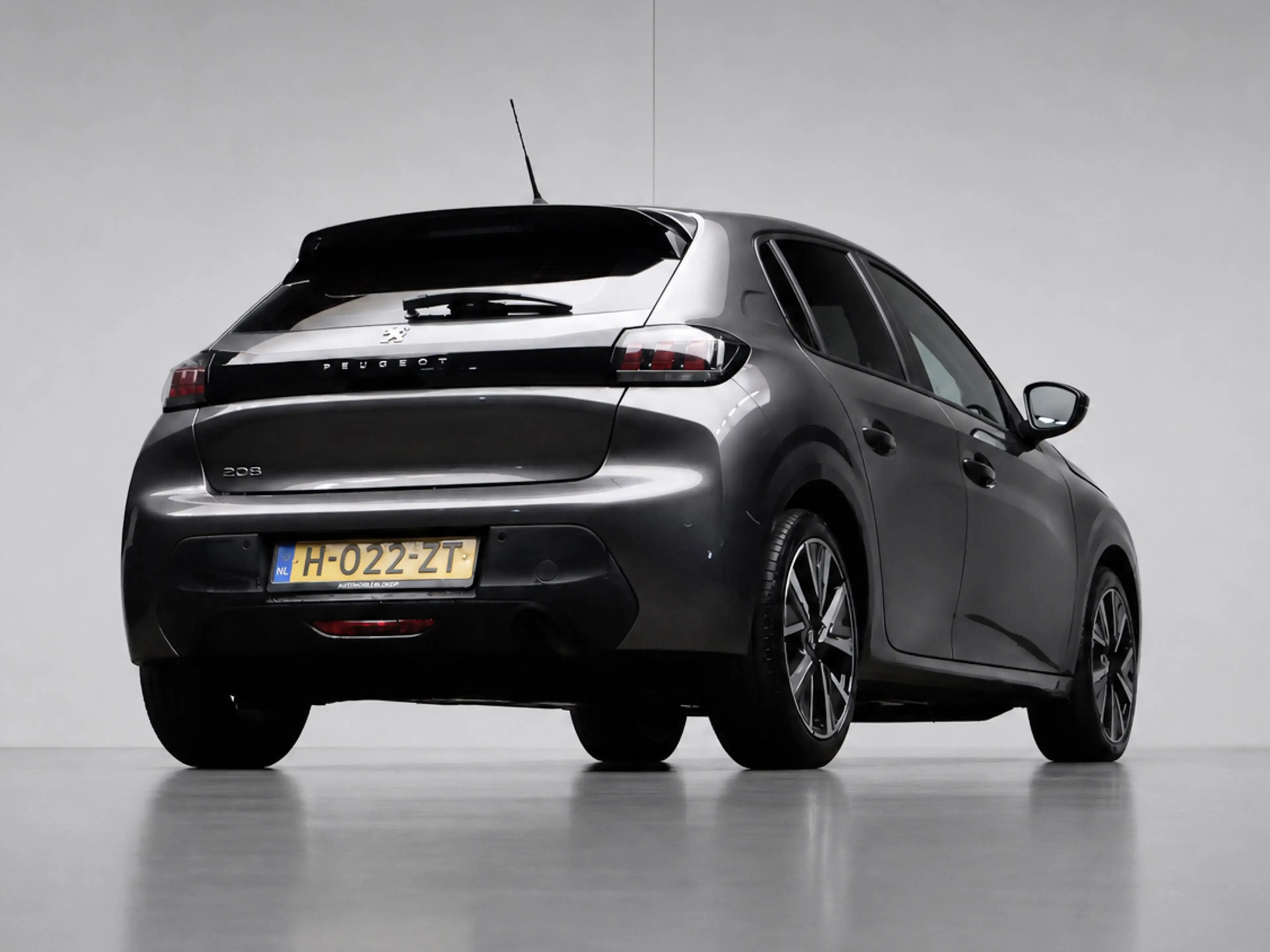 Peugeot 208 1.2 PureTech Allure Sport (APPLE CARPLAY,NAVI,CAME — photo 5