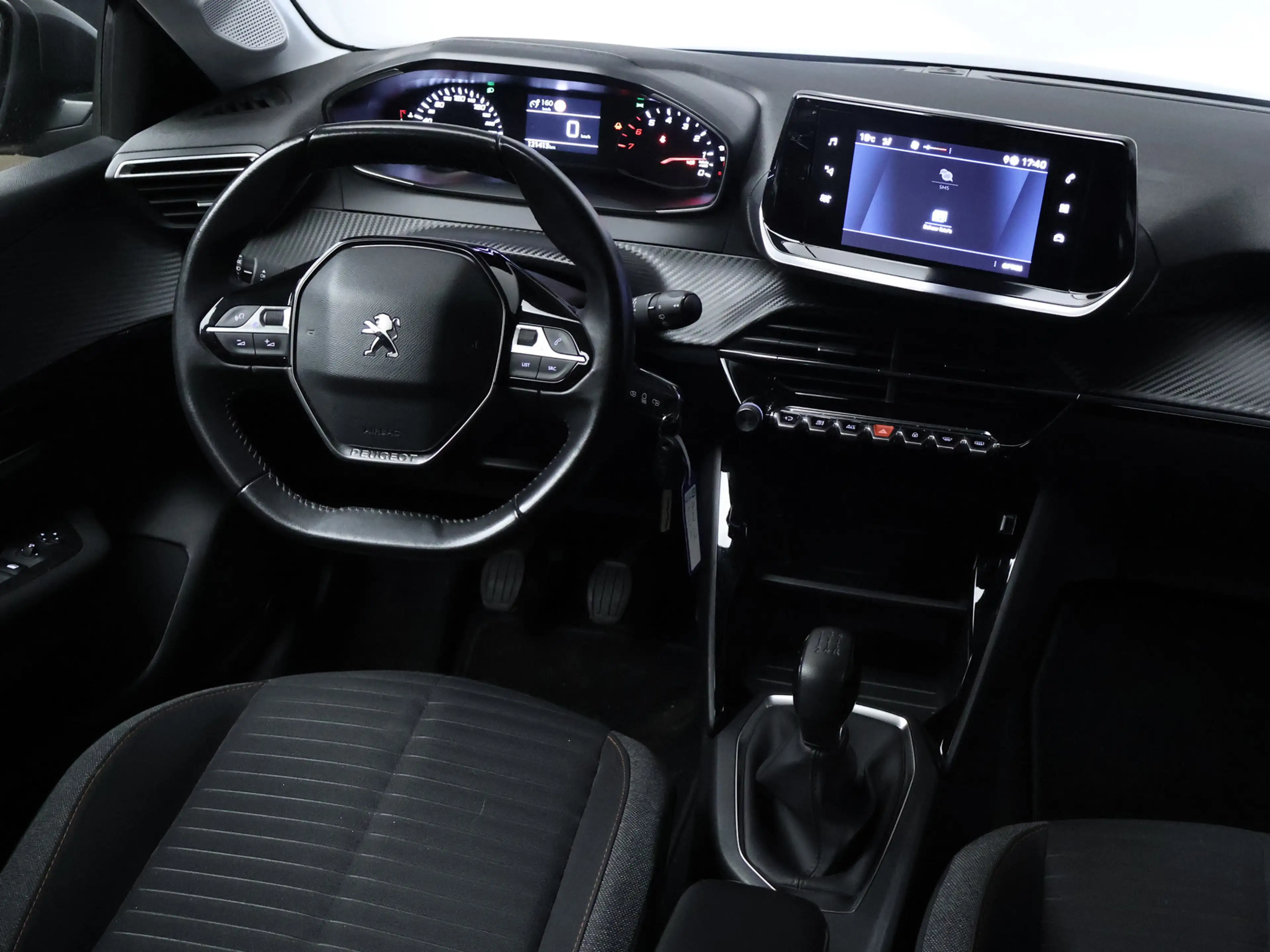 Peugeot 208 1.2 PureTech Allure Sport (APPLE CARPLAY,NAVI,CAME — photo 26