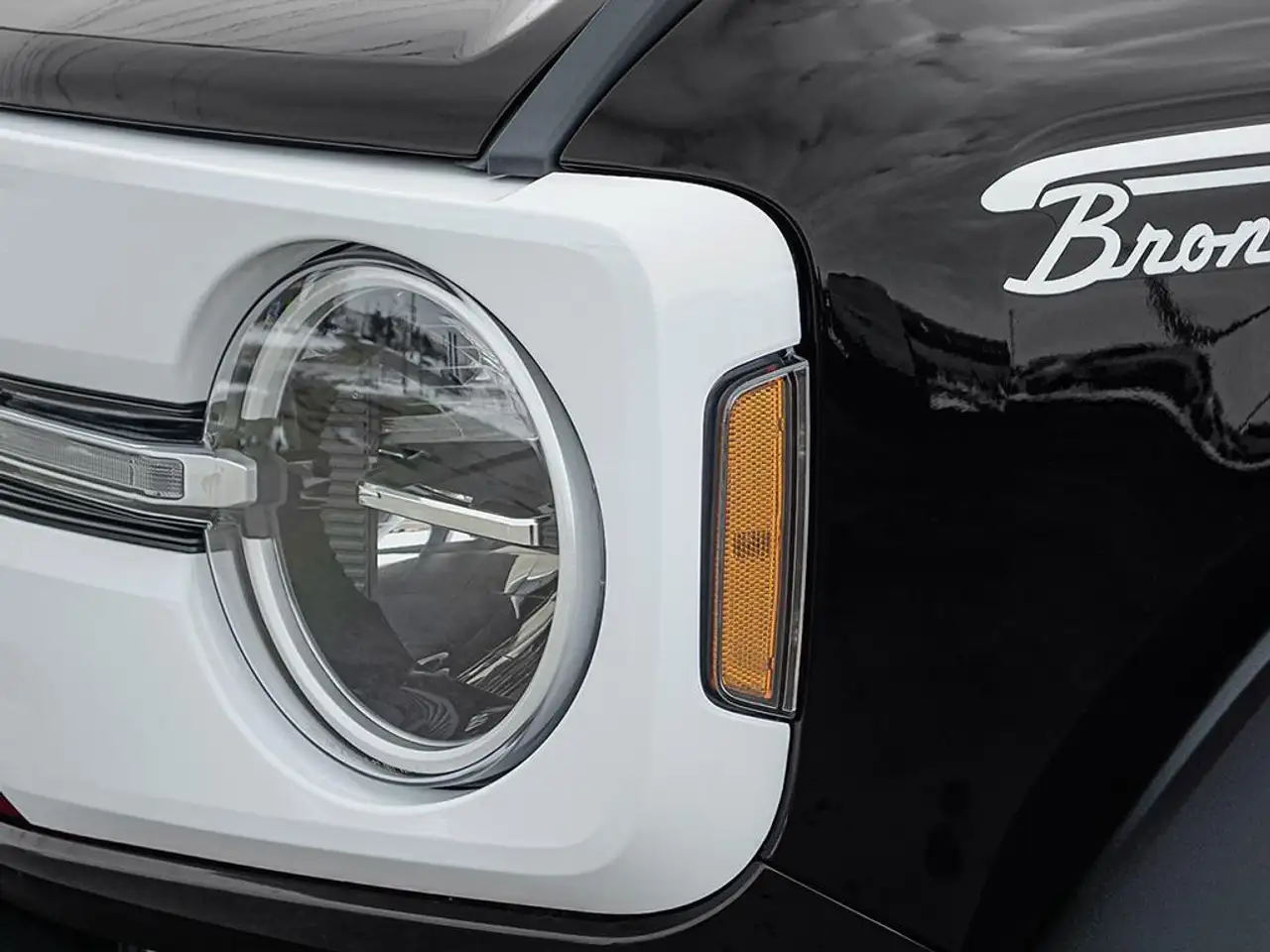Ford Bronco снимка Ford Bronco