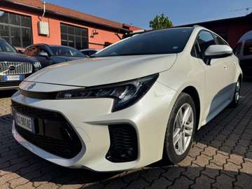 1.8 Full Hybrid E-CVT 2WD Cool