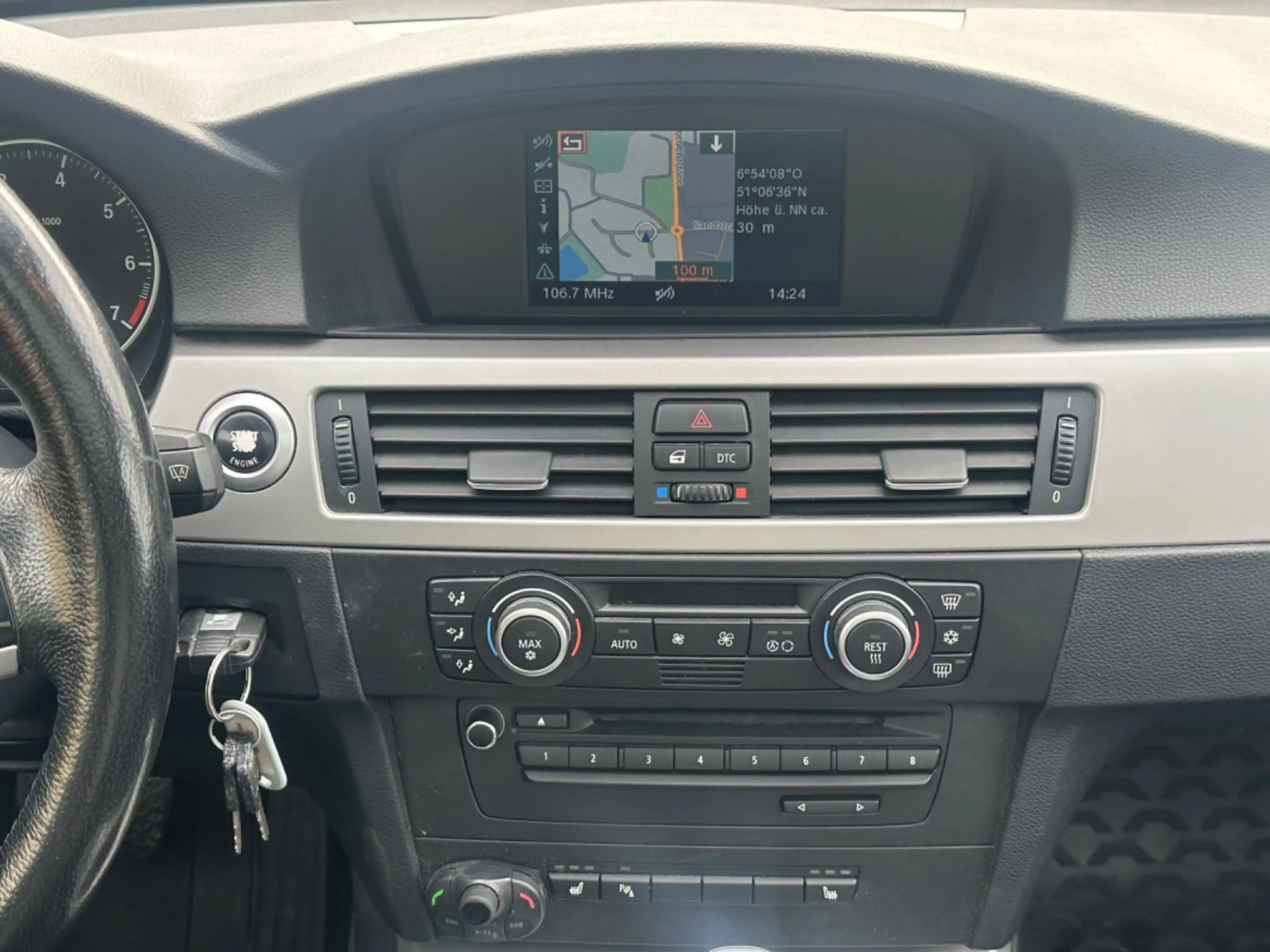 BMW 318 Baureihe 3 Touring 318i--Panorama-AHK-- — photo 13