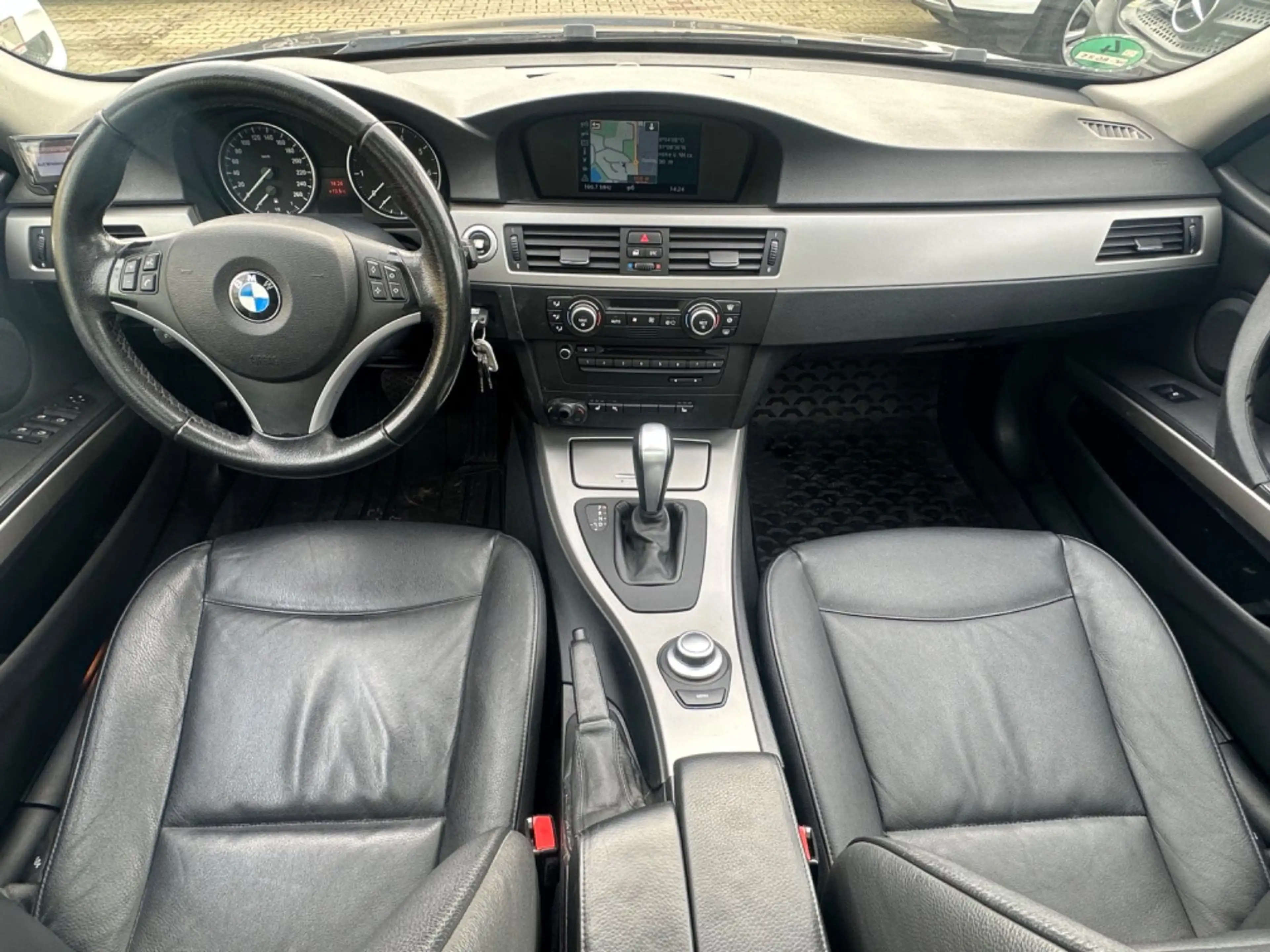 BMW 318 Baureihe 3 Touring 318i--Panorama-AHK-- — photo 11