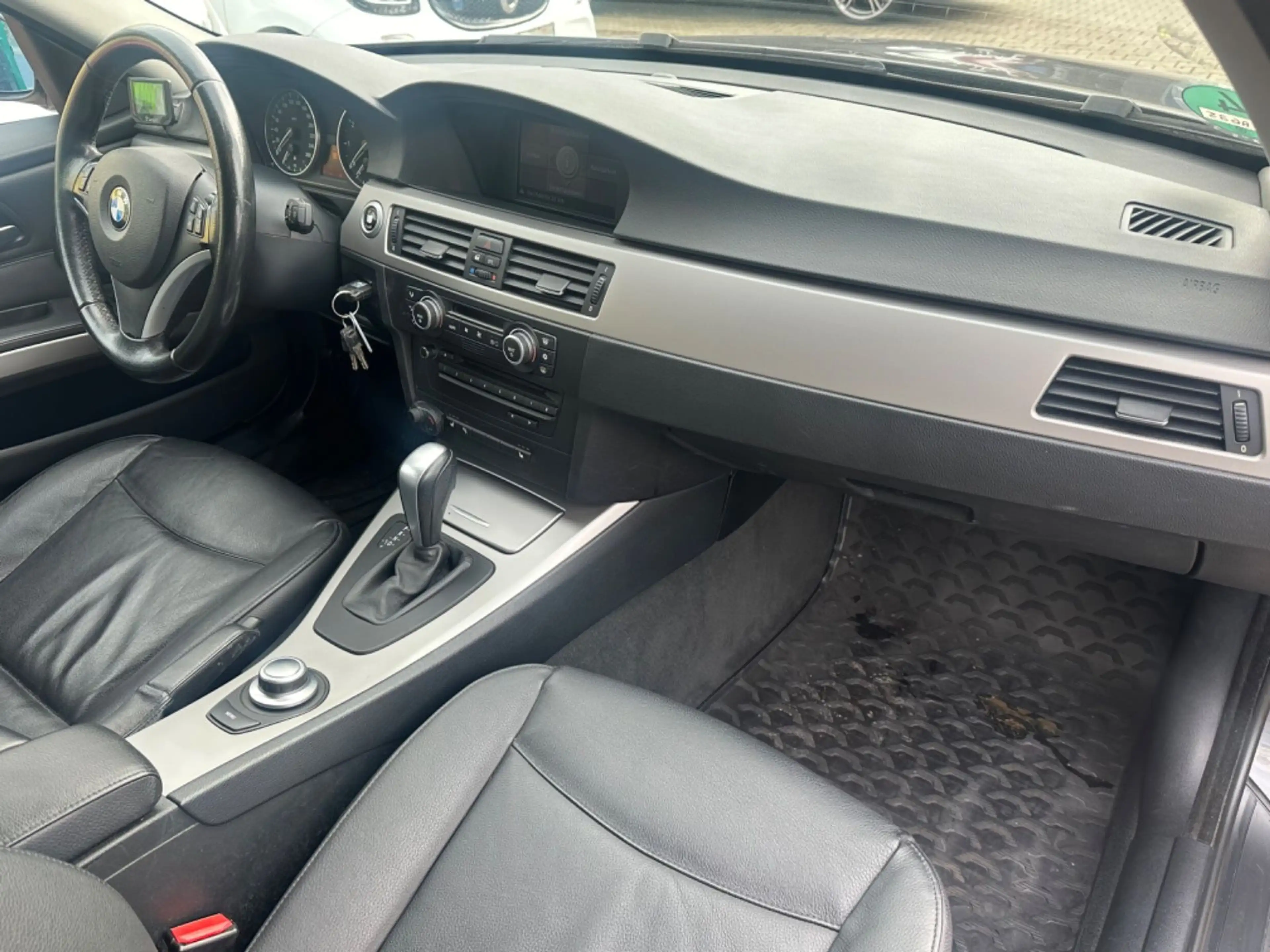 BMW 318 Baureihe 3 Touring 318i--Panorama-AHK-- — photo 9