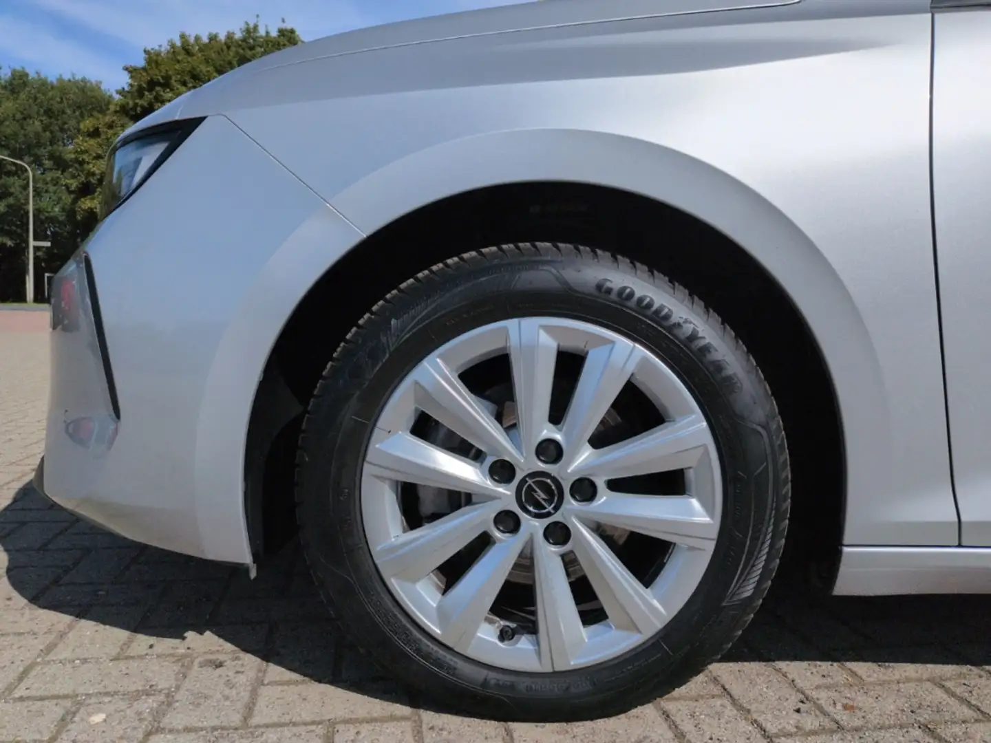 Opel Astra L SpTo Edition 1.2 Turbo Navi LED  SHZ Apple CarPl Argent - 2