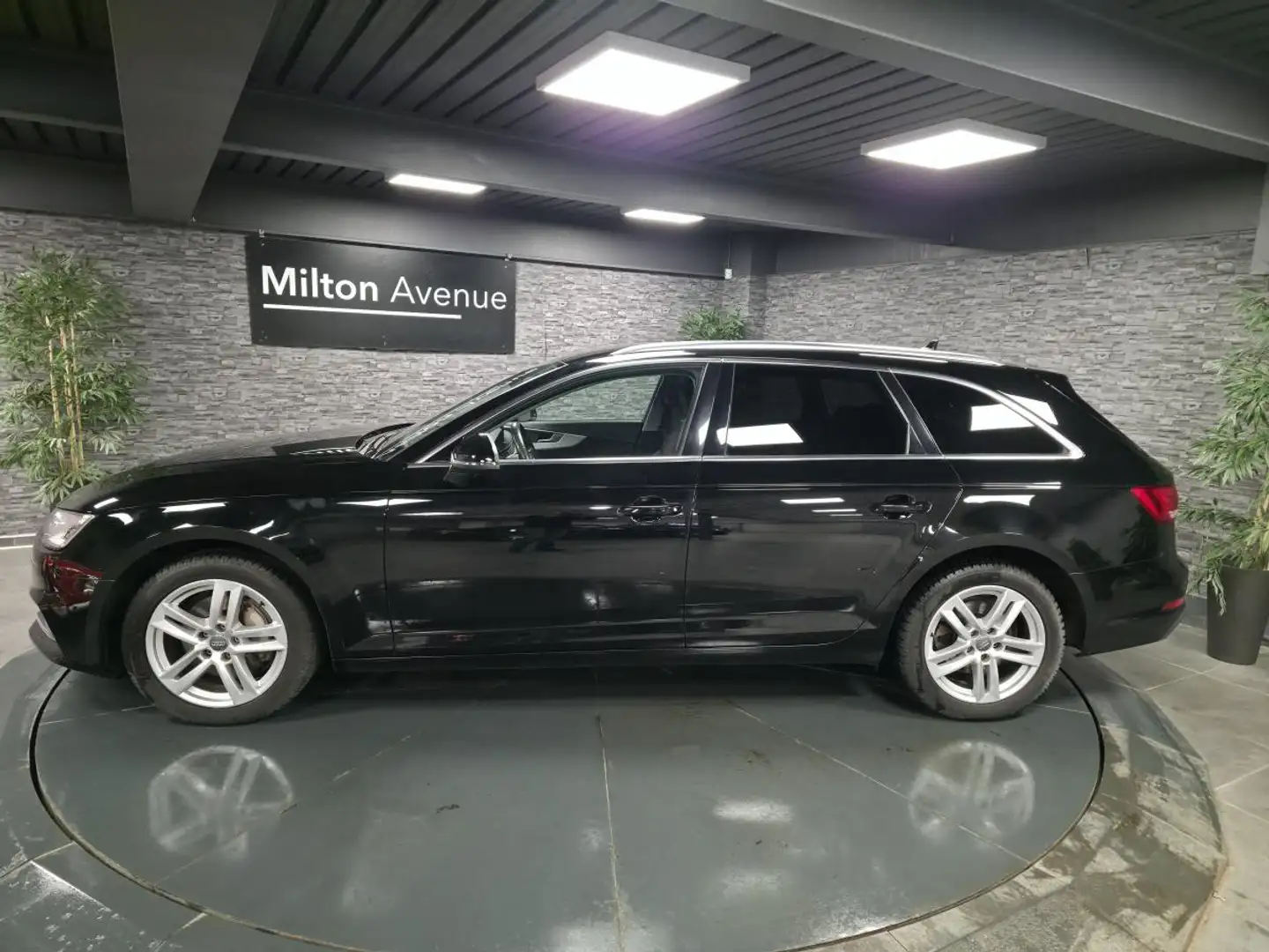 Audi A4 Avant 2.0 TDI 190 BV S-tronic Sport Noir - 2