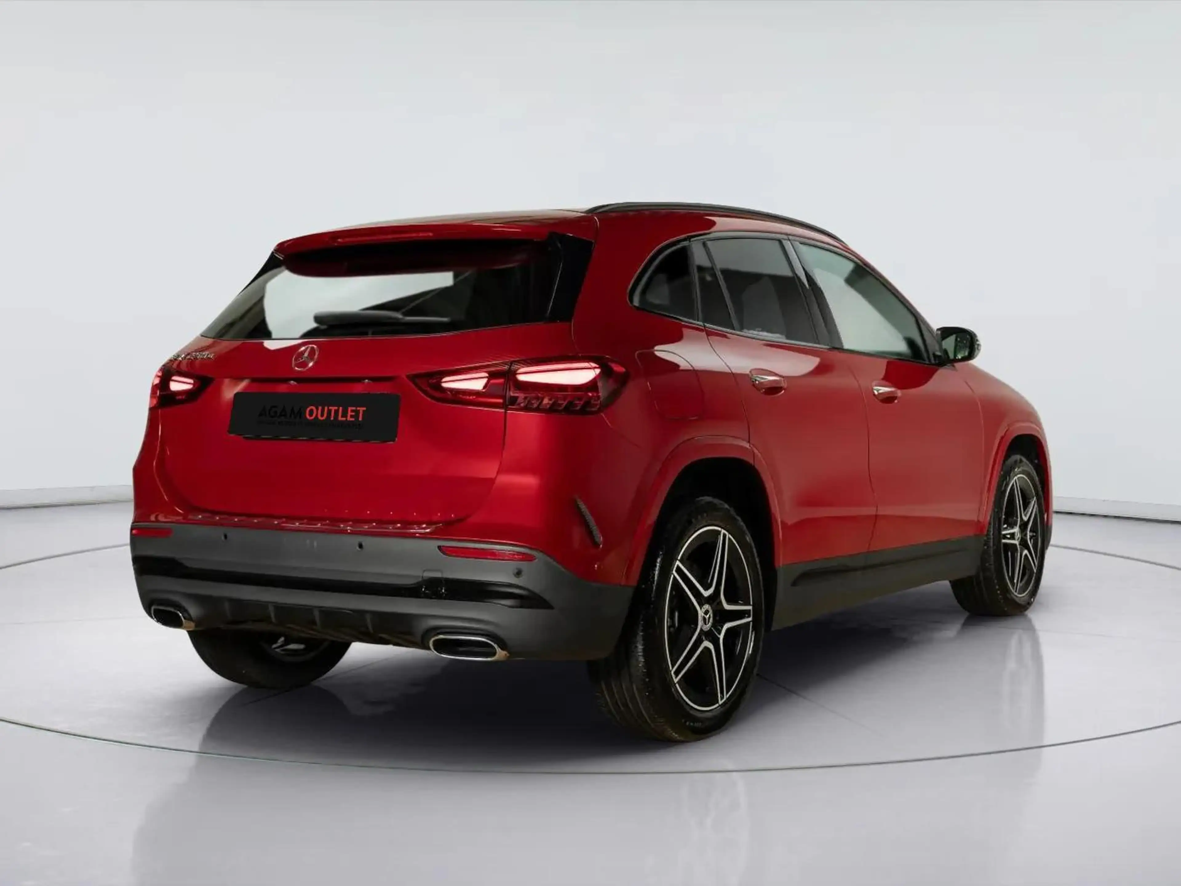 Mercedes-Benz GLA 250 e AMG Line — photo 2