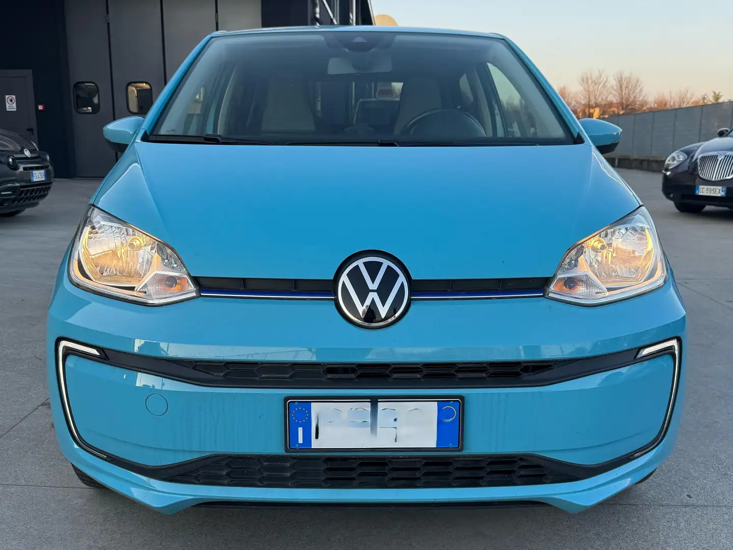 Volkswagen e-up! 83CV 5p AUTOMATICA SENSORI RETROCAMERA CLIMA AUTO Modrá - 2