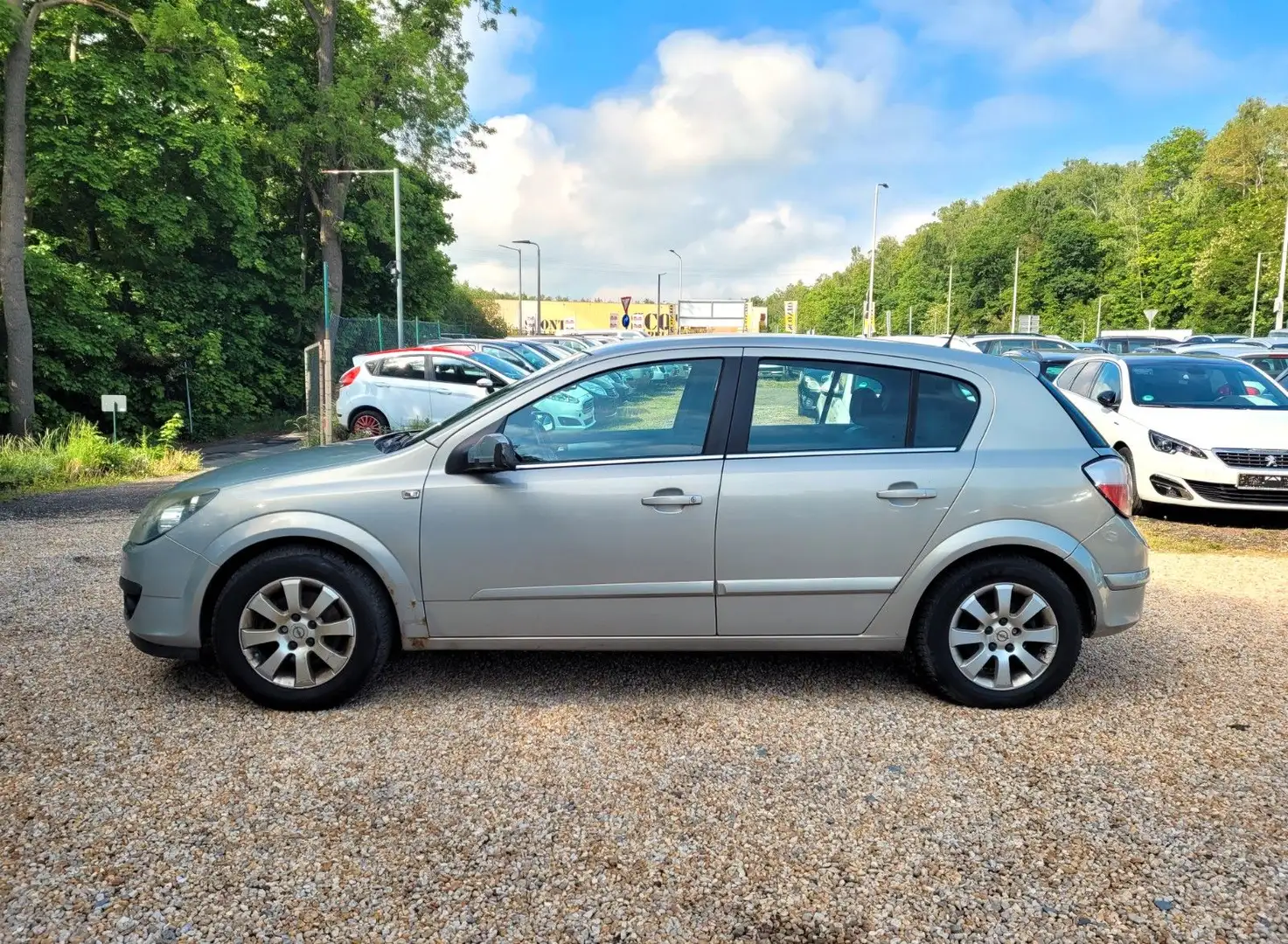 Opel Astra H Lim. Cosmo 1.6 Eur 4*Klimaaut.*Leder*TÜV Beige - 2