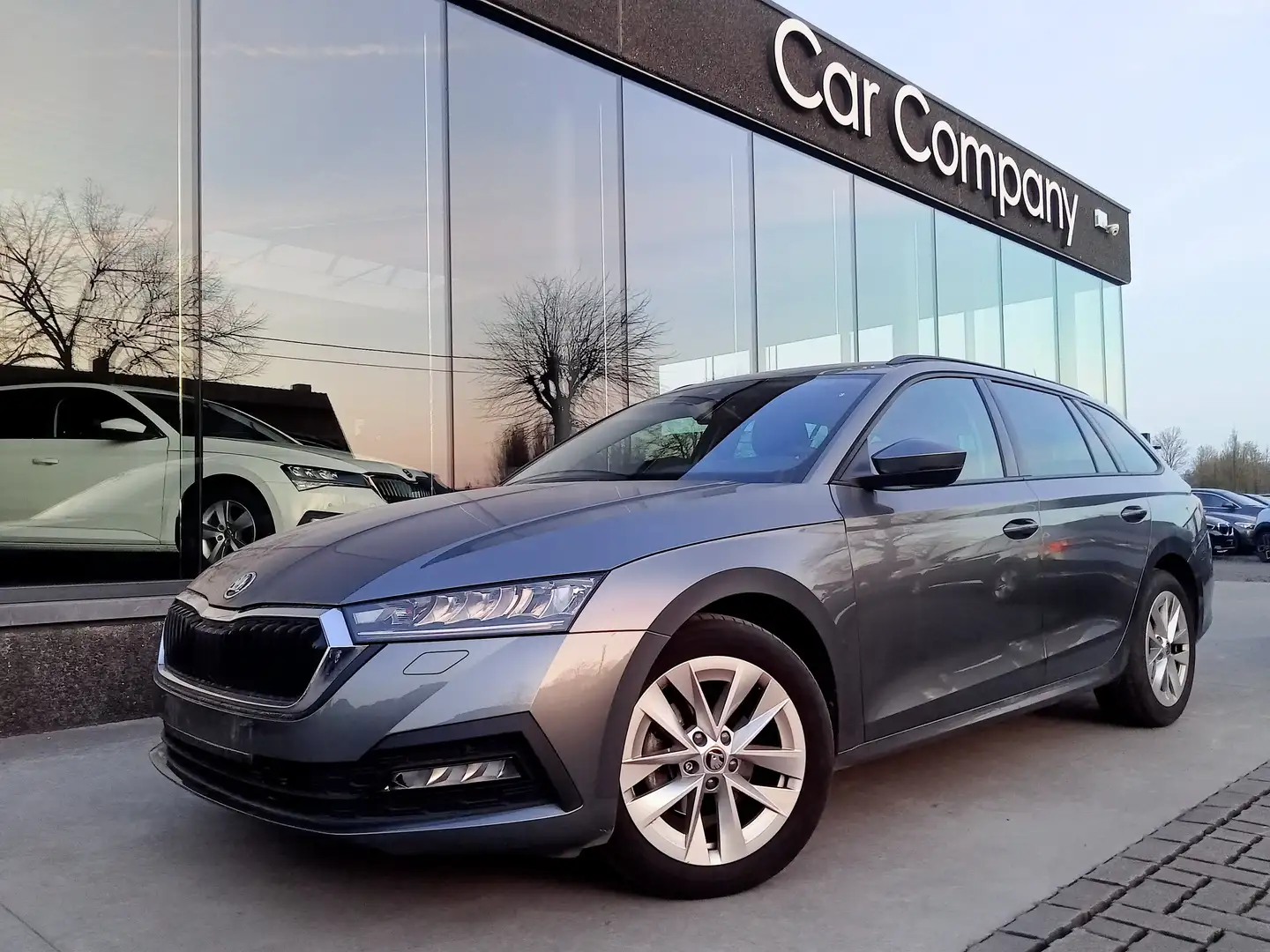 Skoda Octavia SW 1.0 TSI CLEVER*LED*GPS*CAM*DAB*APPCN*ZETELVW Gris - 1
